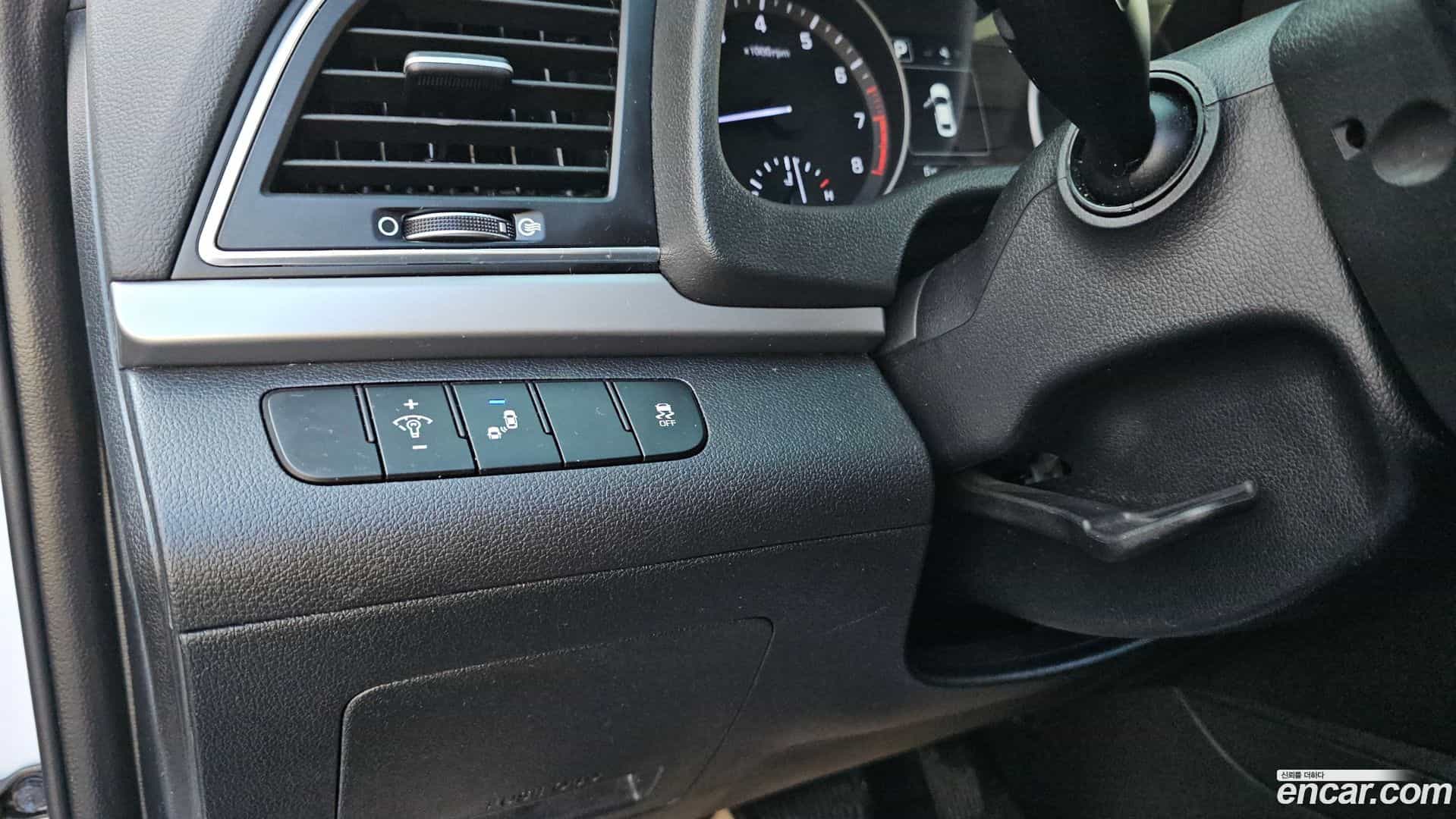 AVANTE Hyundai 2017.7-OPTION-021