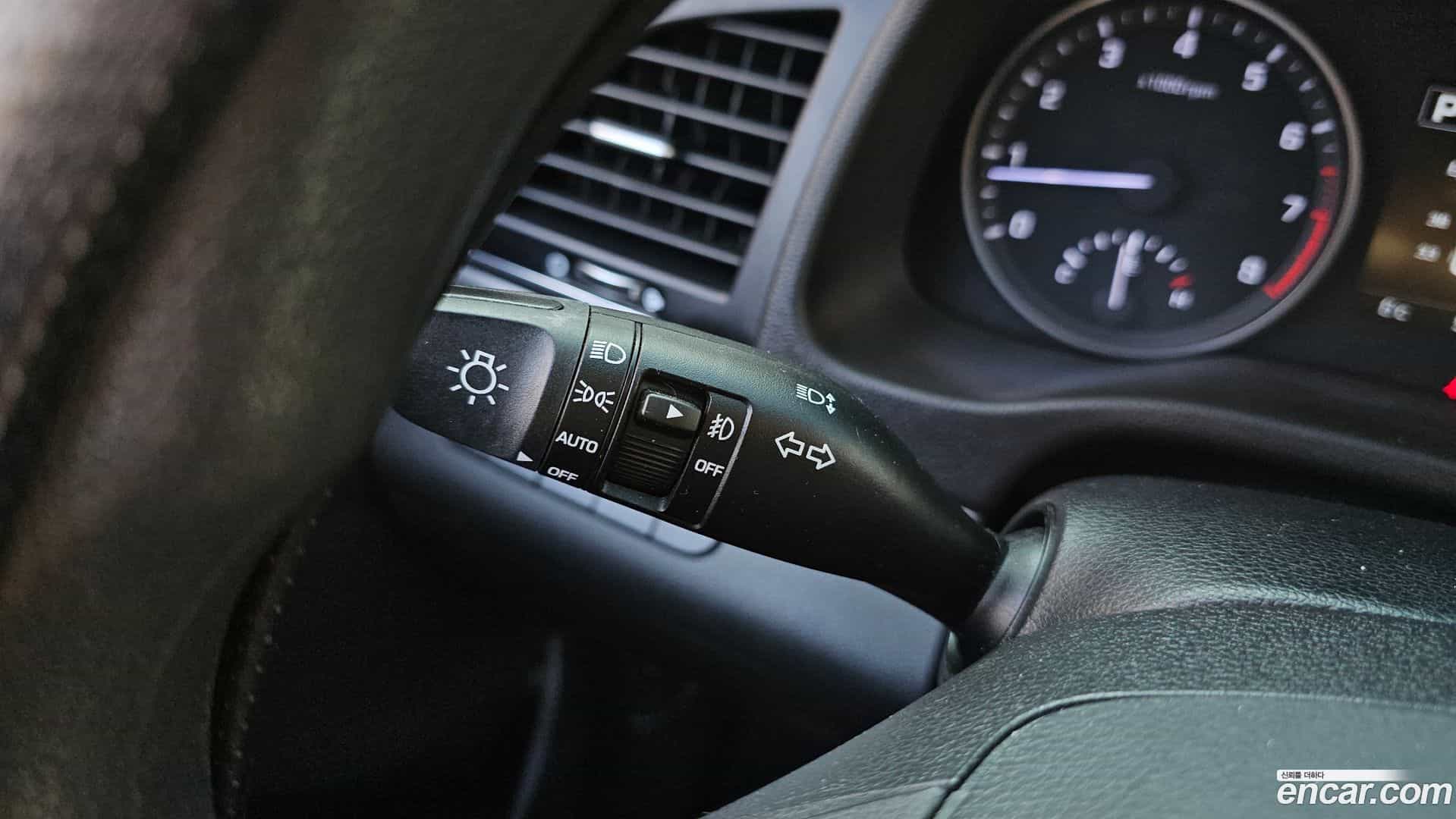 AVANTE Hyundai 2017.7-OPTION-023