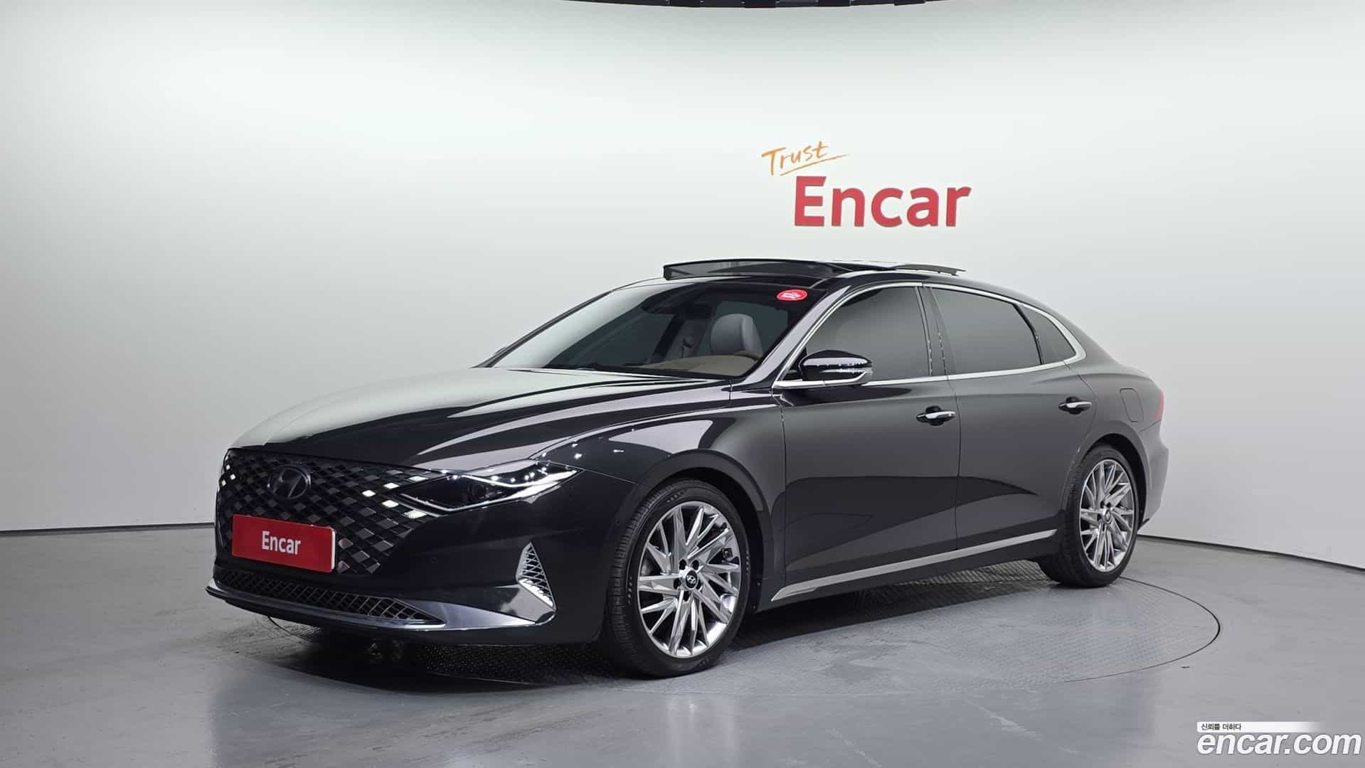 Grandeur Hyundai 2021.10-OUTER-001