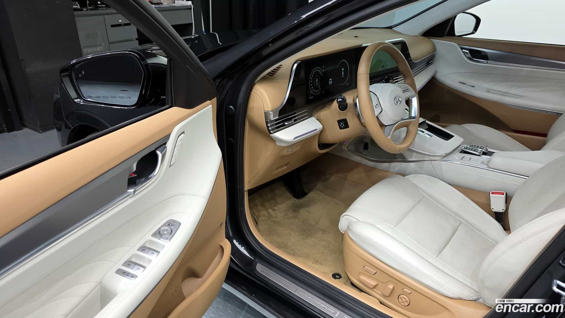 Grandeur Hyundai 2021.10-INNER-010