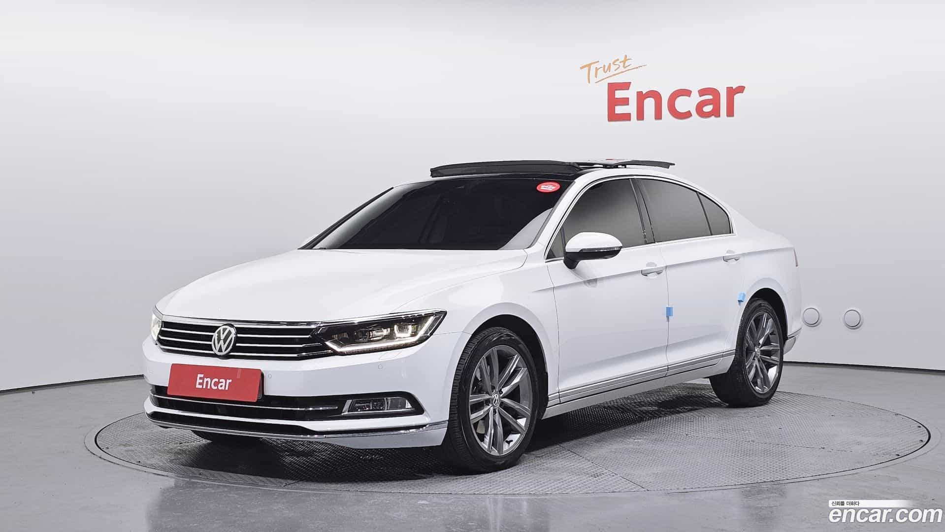 Passat Volkswagen 2018.3-OUTER-001