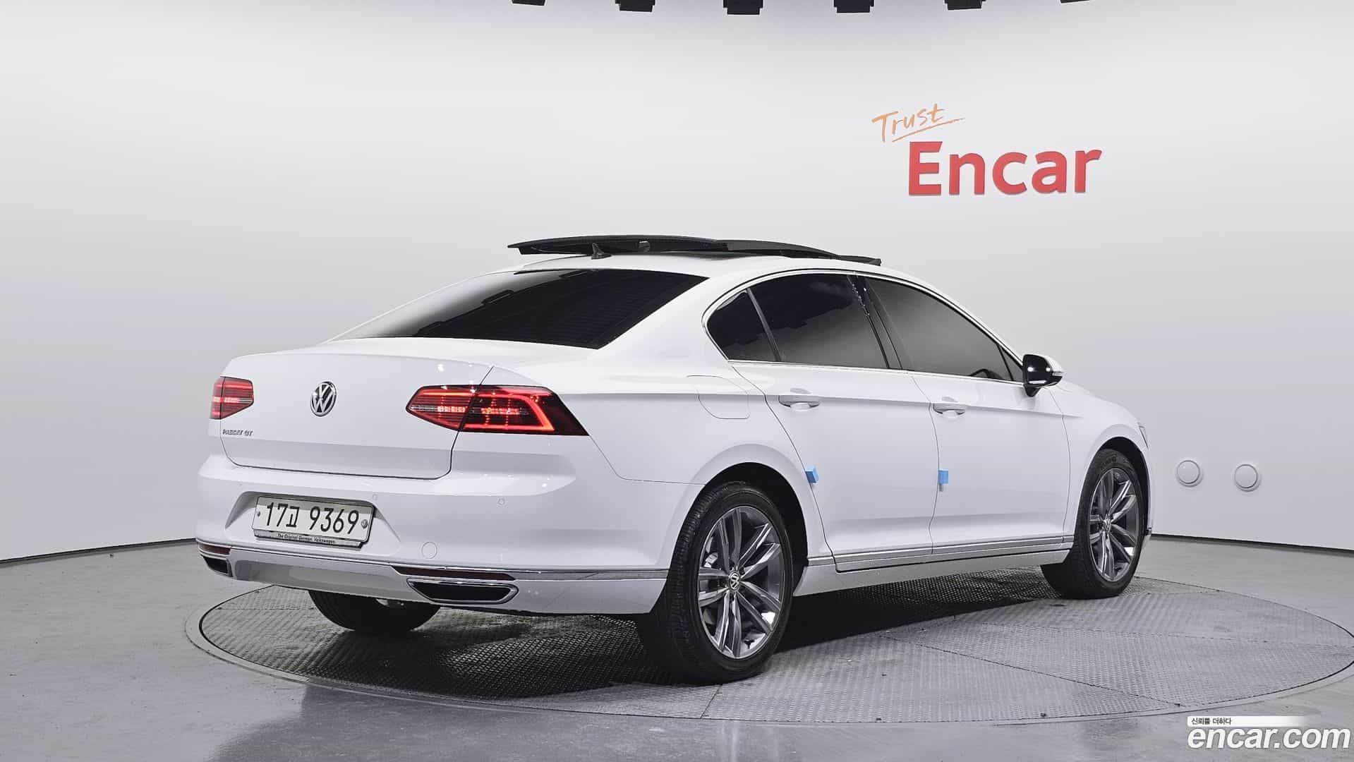 Passat Volkswagen 2018.3-OUTER-002