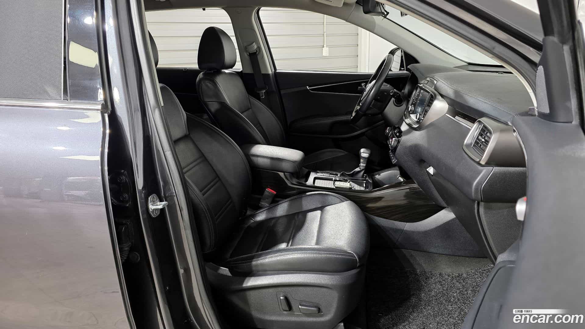 Sorento Kia 2018.1-INNER-010