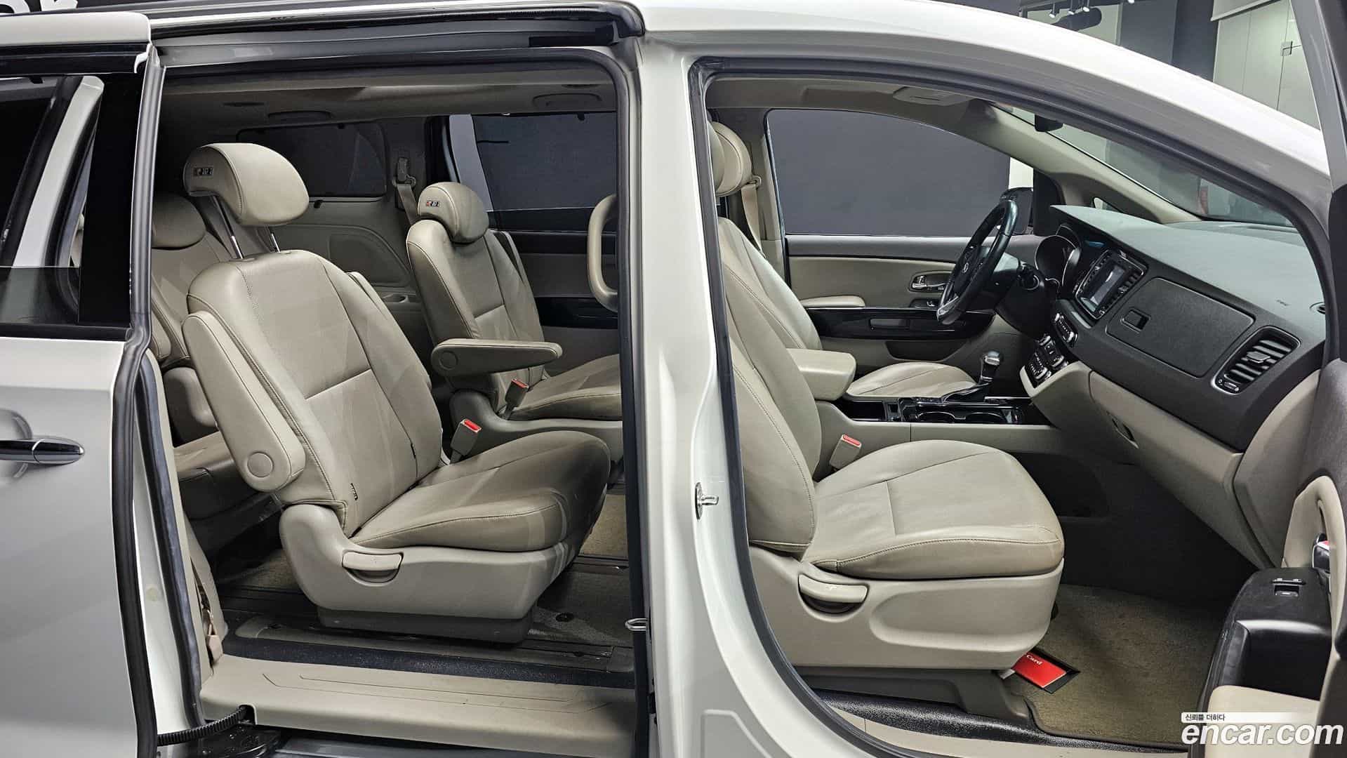 Canival Kia 2018.1-INNER-010