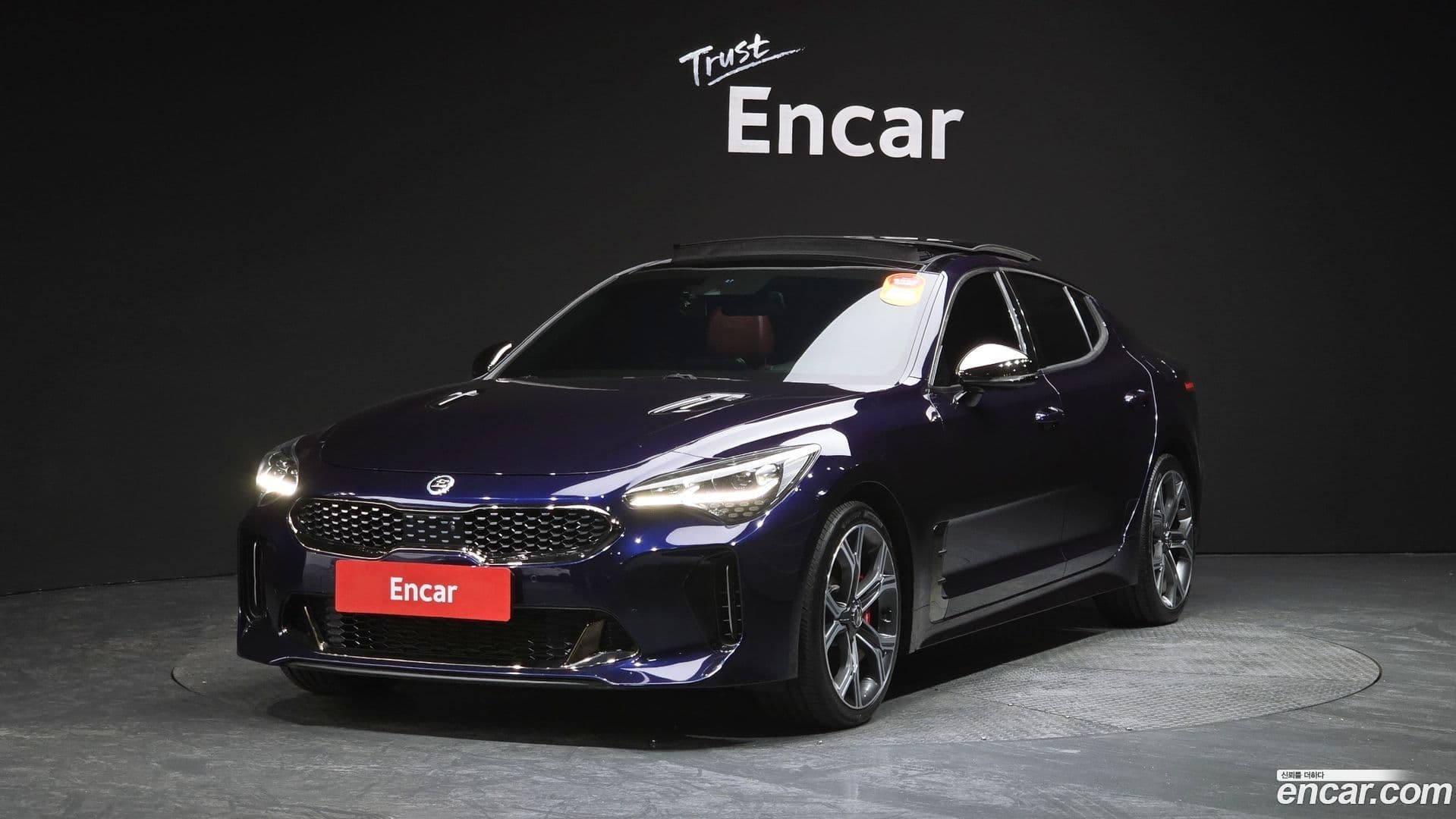 Main__Slider__Photo:Stinger Kia 2017.8-0