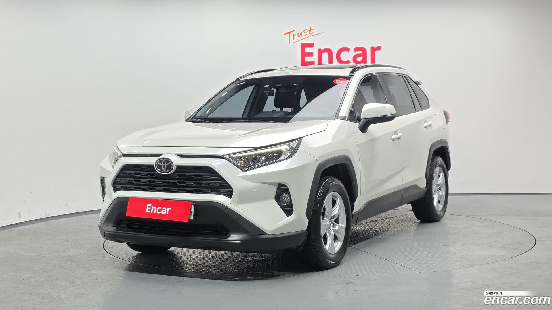 Main__Slider__Photo:RAV4 Toyota 2019.11-0
