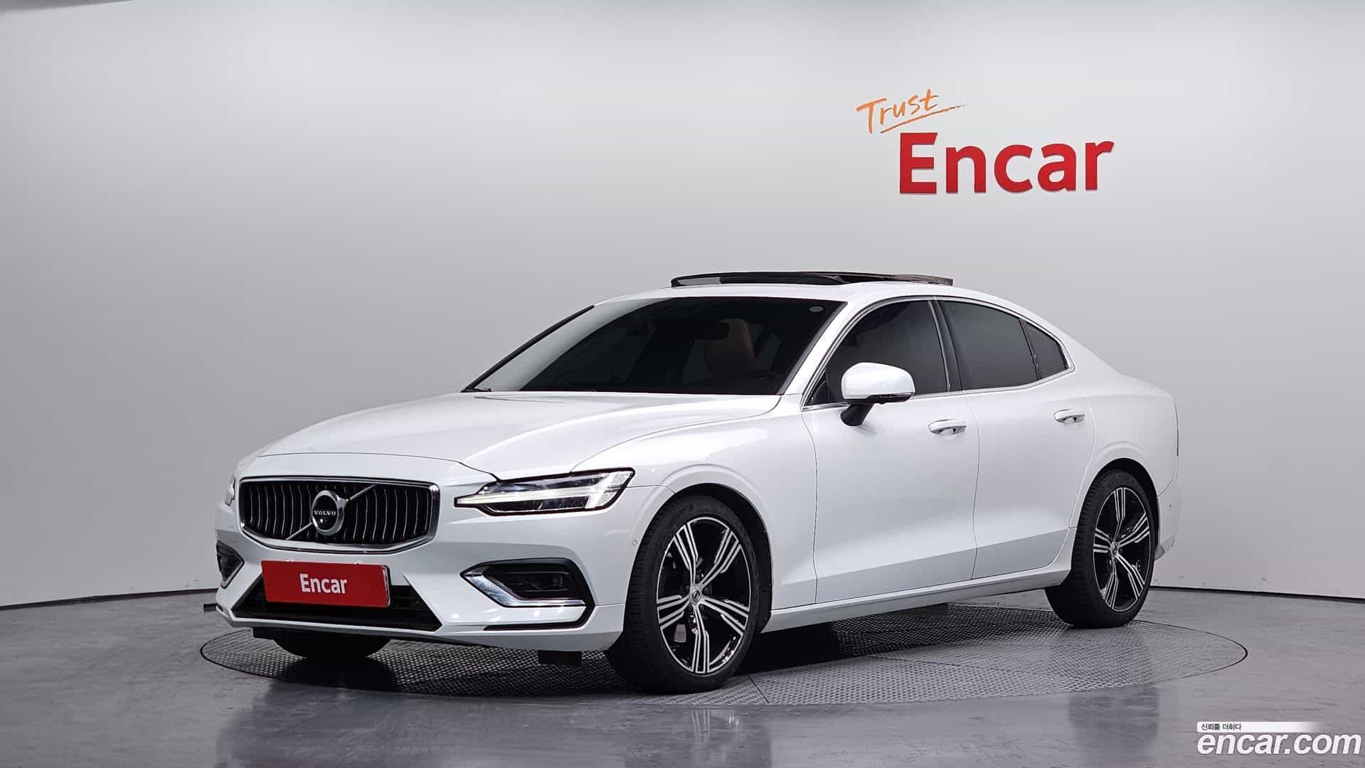 S60 Volvo 2021.9-OUTER-001