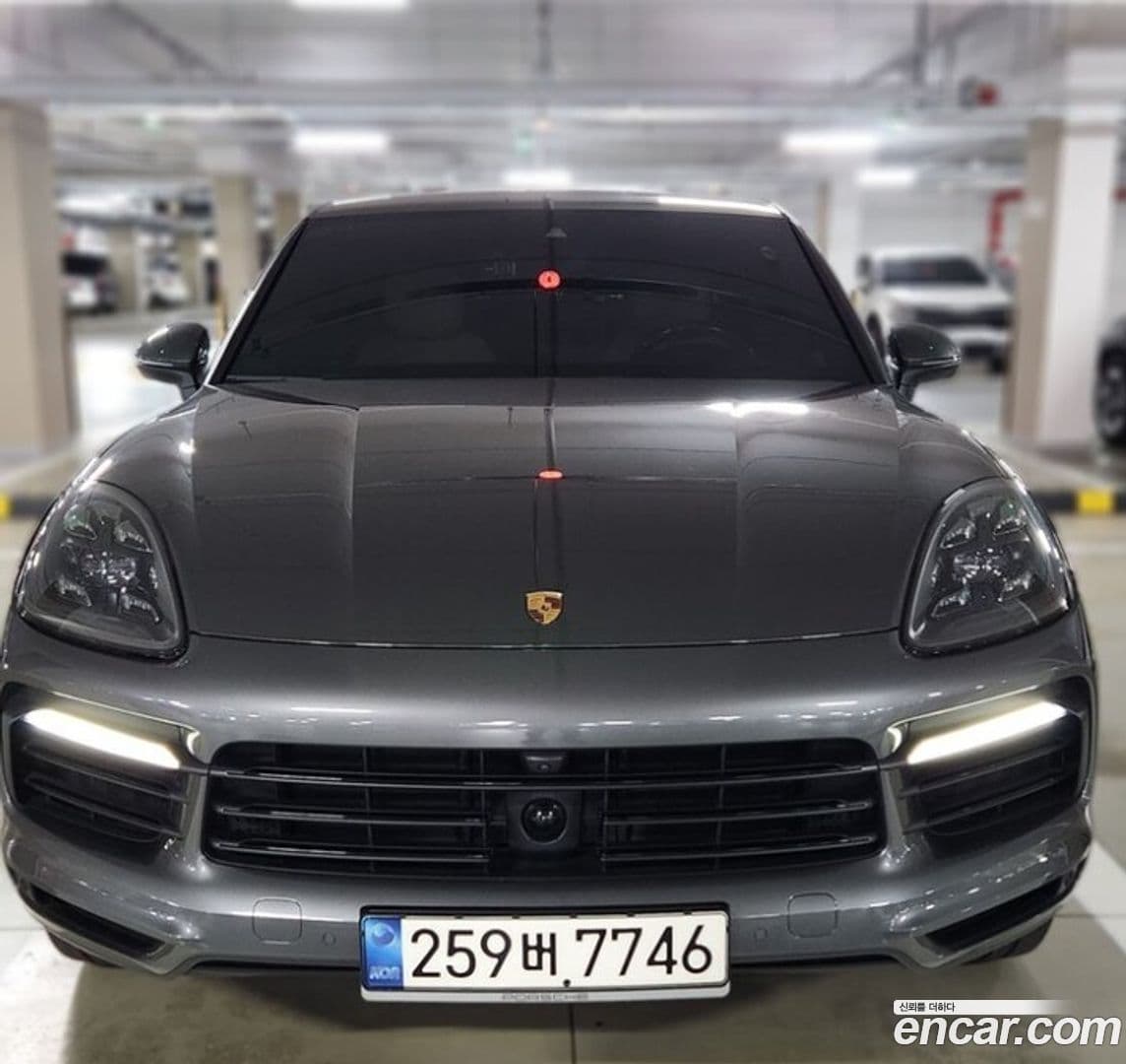Main__Slider__Photo:Cayenne Porsche 2021.3-0