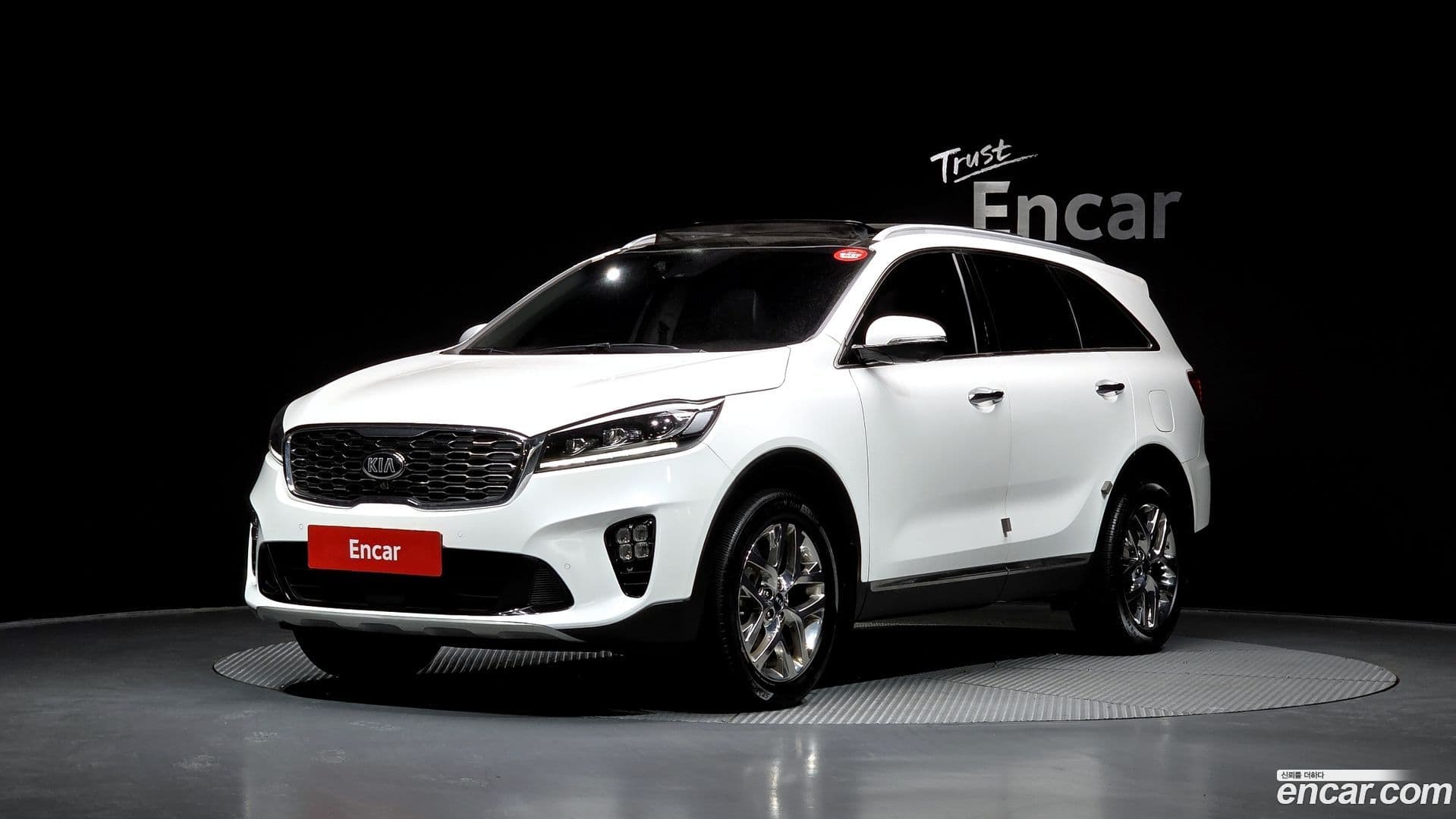 Main__Slider__Photo:Sorento Kia 2019.8-0