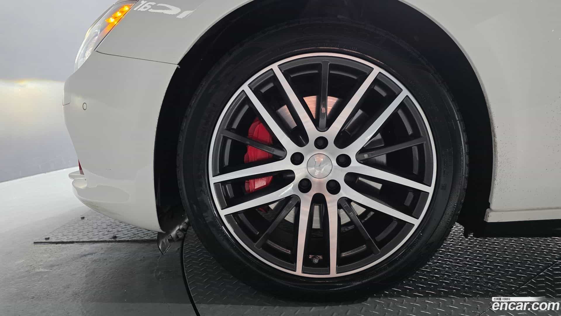 Ghibli Maserati 2016.11-OUTER-005