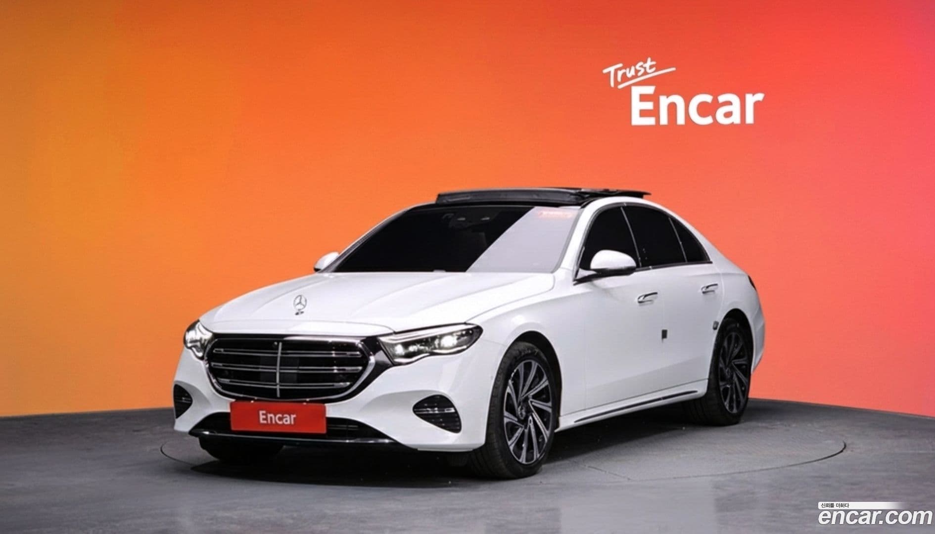 Main__Slider__Photo:E-Class Mercedes-Benz 2024.8-0