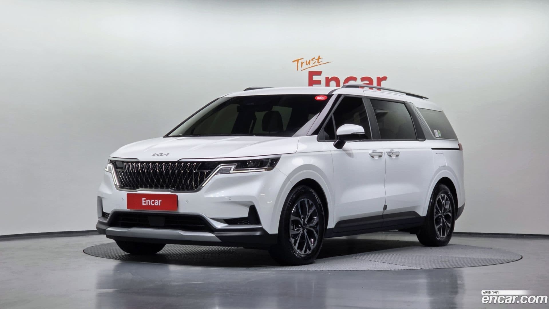 Main__Slider__Photo:Canival Kia 2023.10-0