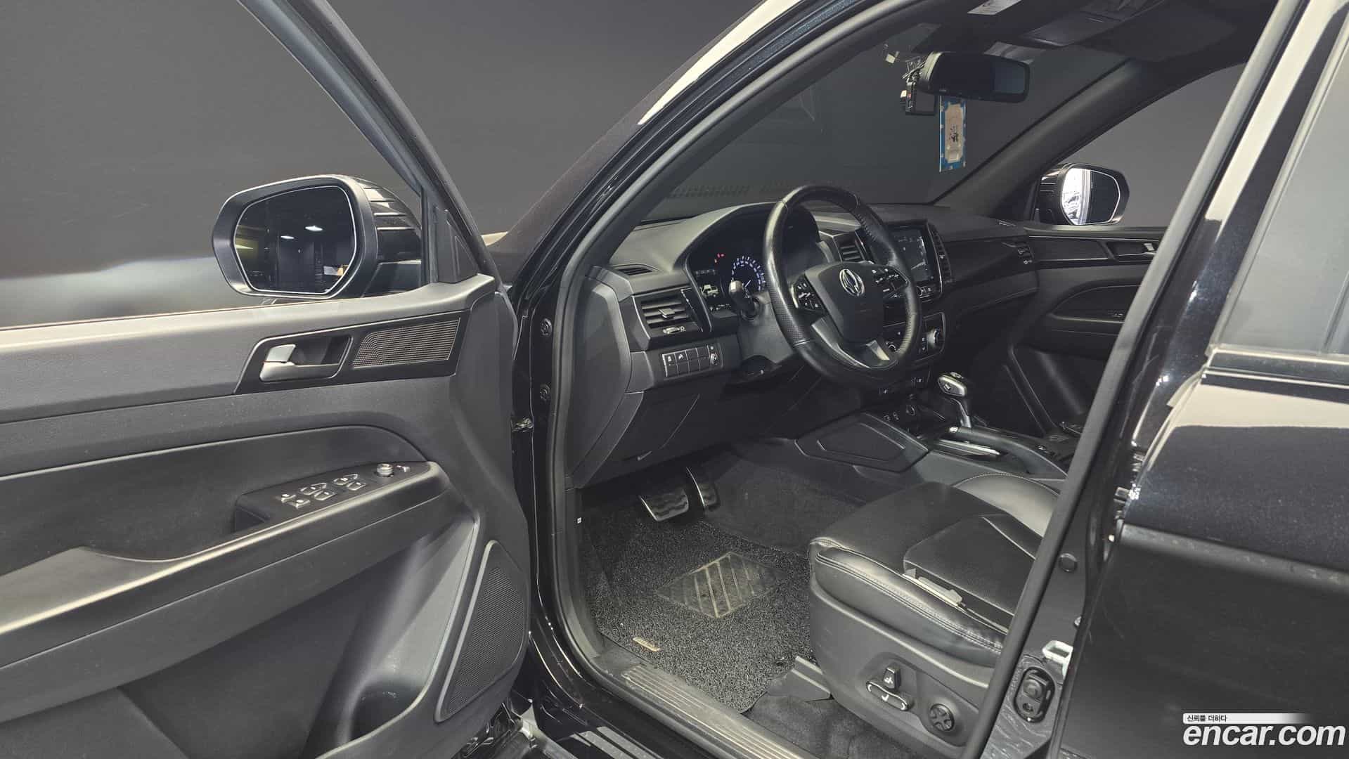 Rexton KG Mobility 2019.11-INNER-010