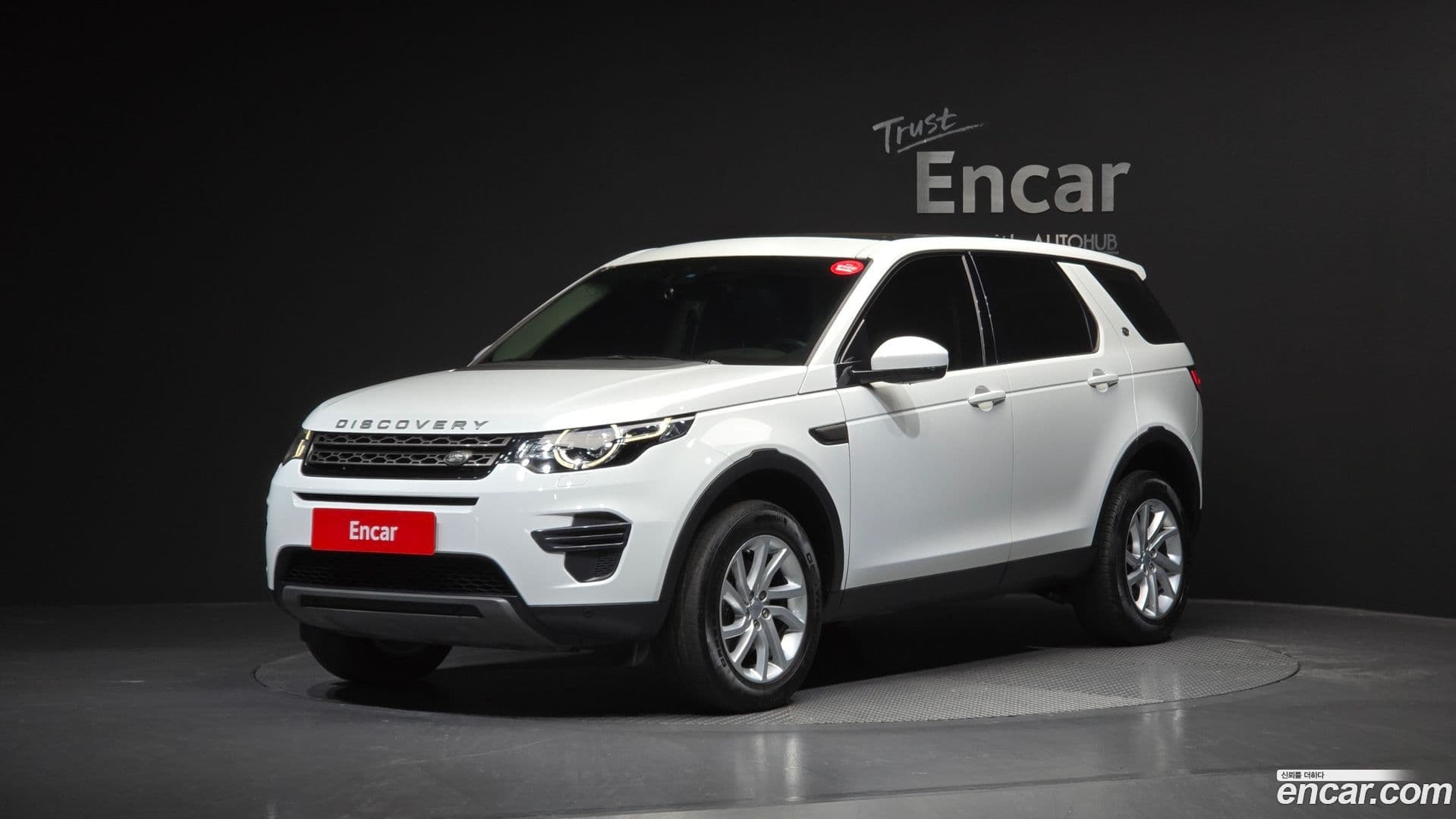 Main__Slider__Photo:Discovery Sport Land Rover 2019.11-0