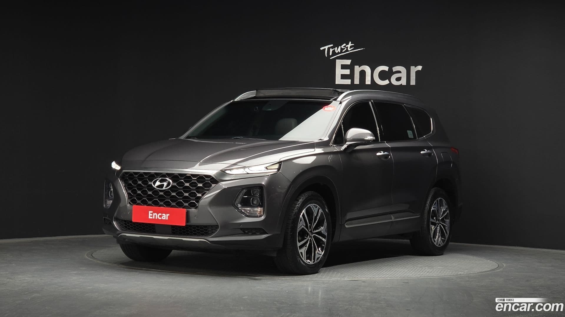 Main__Slider__Photo:Santafe Hyundai 2018.9-0