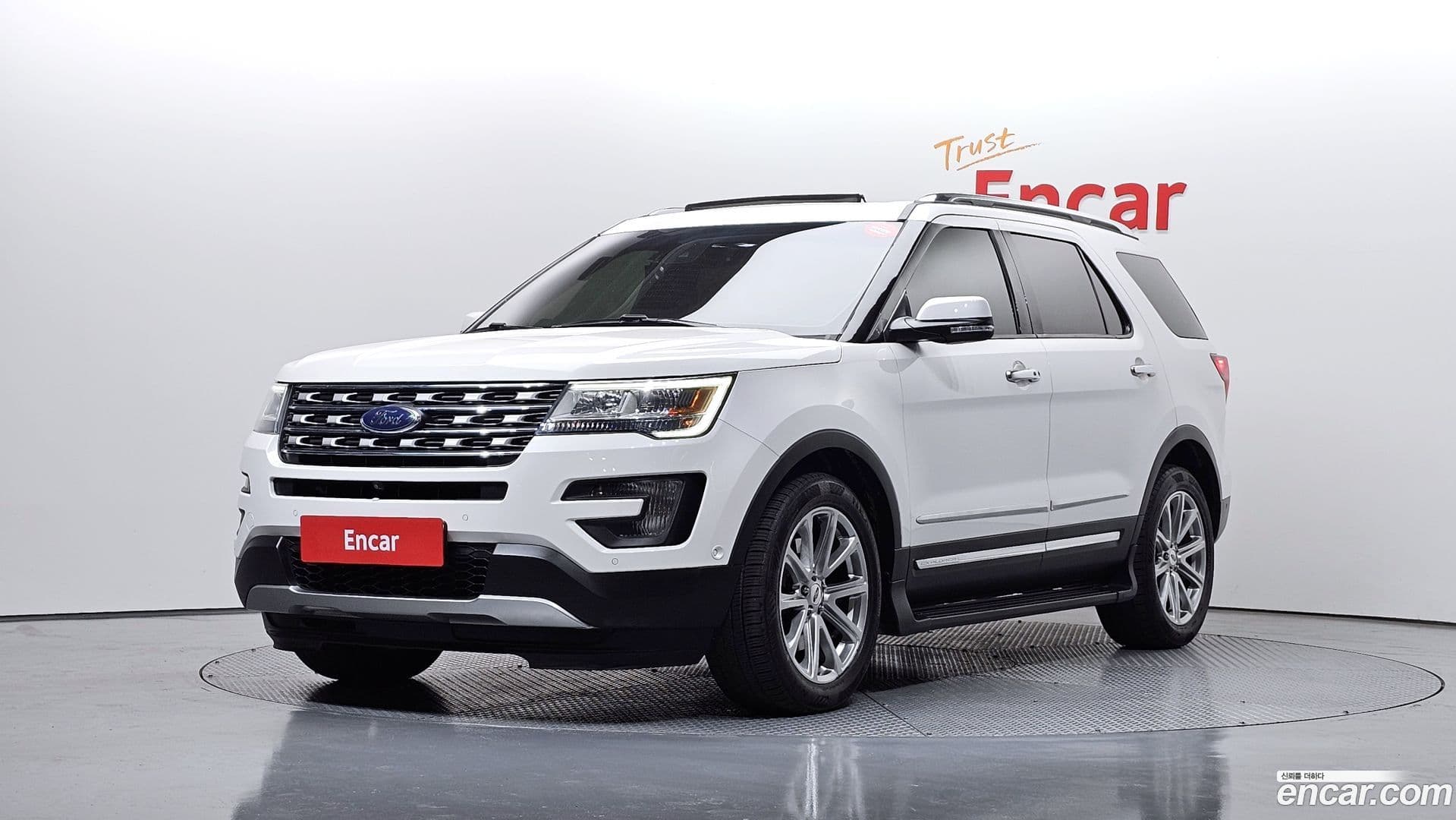 Main__Slider__Photo:Explorer Ford 2015.11-0