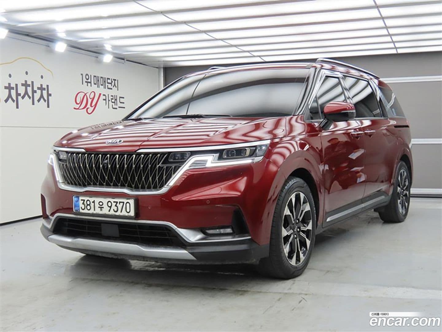 Main__Slider__Photo:Canival Kia 2021.0-0