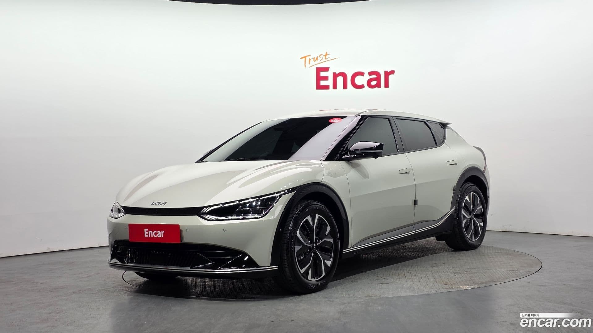 Main__Slider__Photo:EV6 Kia 2022.5-0