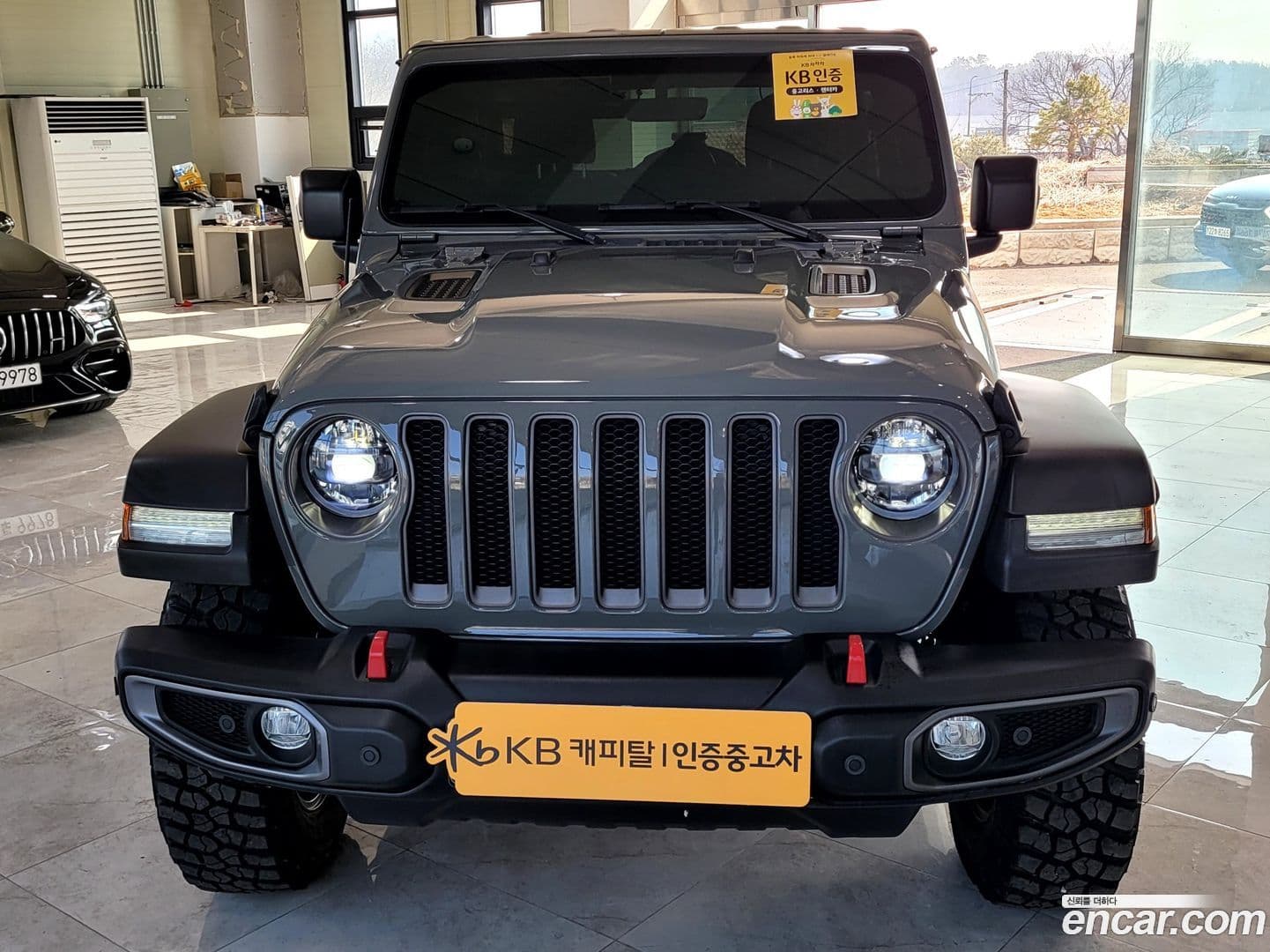 Main__Slider__Photo:Wrangler Jeep 2023.8-0