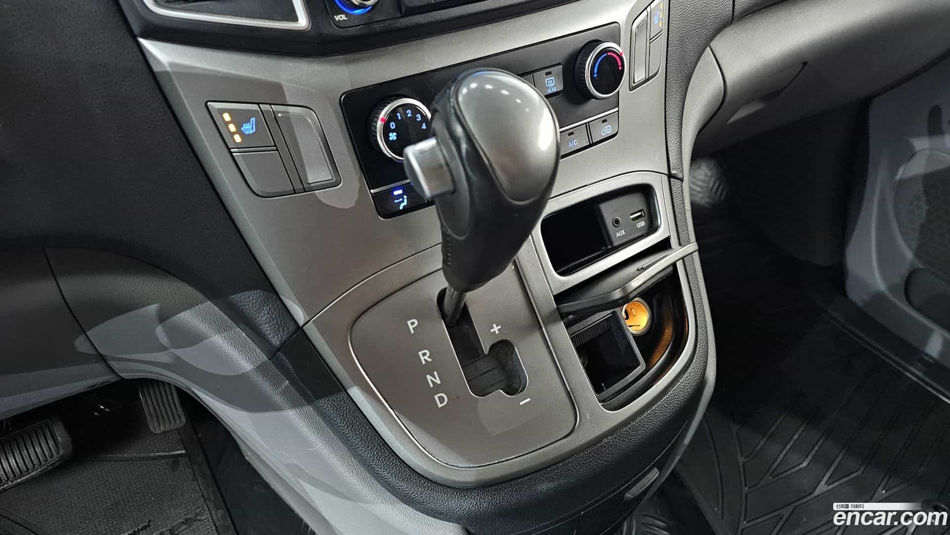 Starex Hyundai 2019.2-INNER-009
