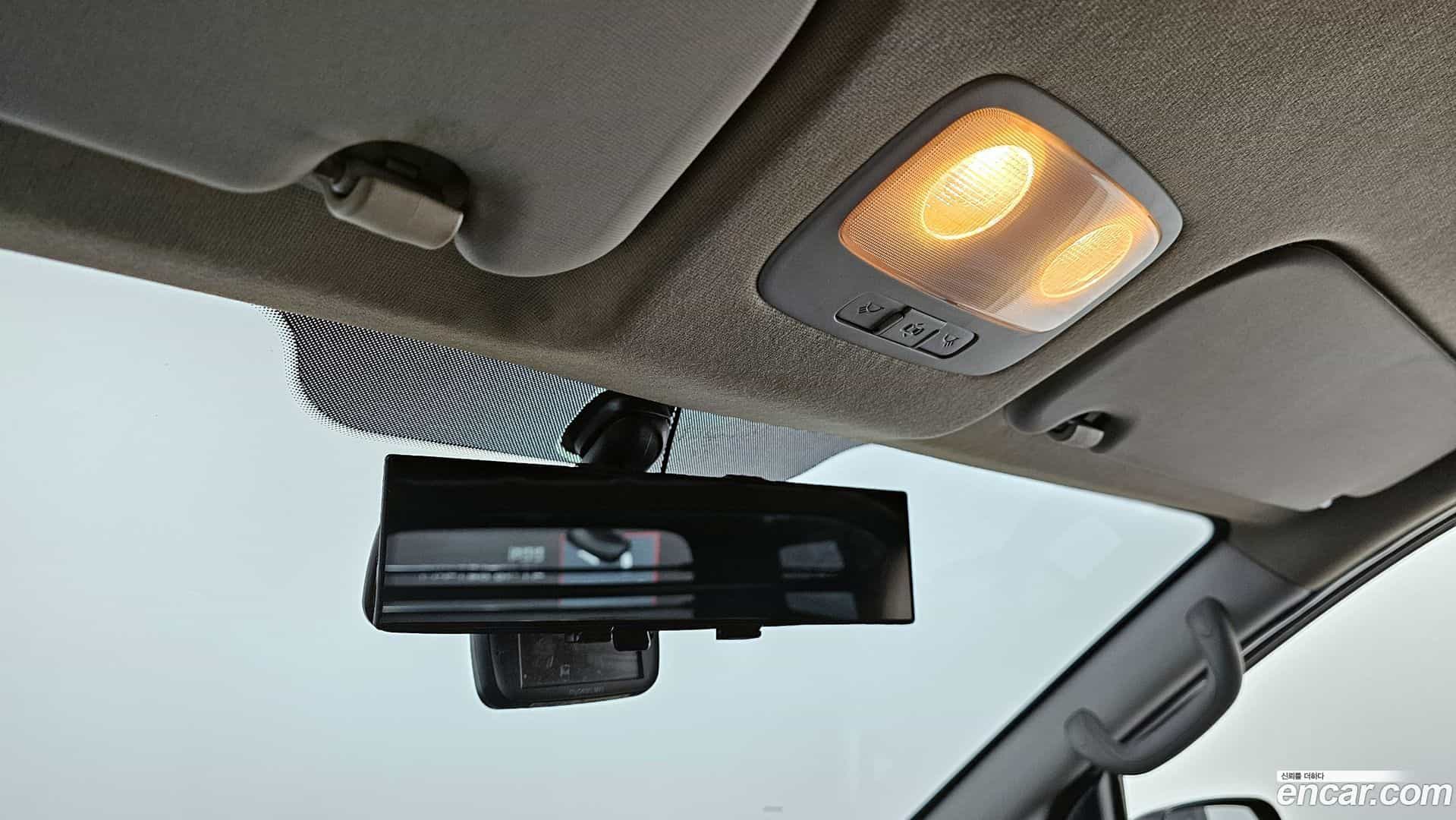 Starex Hyundai 2019.2-OPTION-019