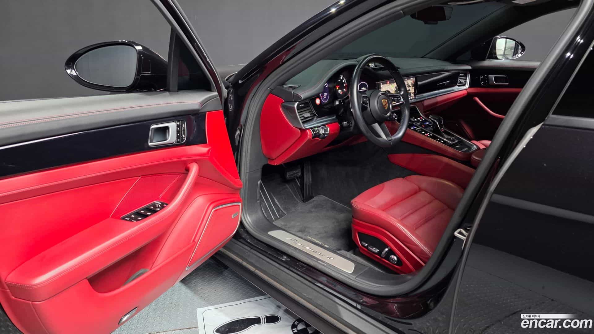 Panamera Porsche 2021.8-INNER-010