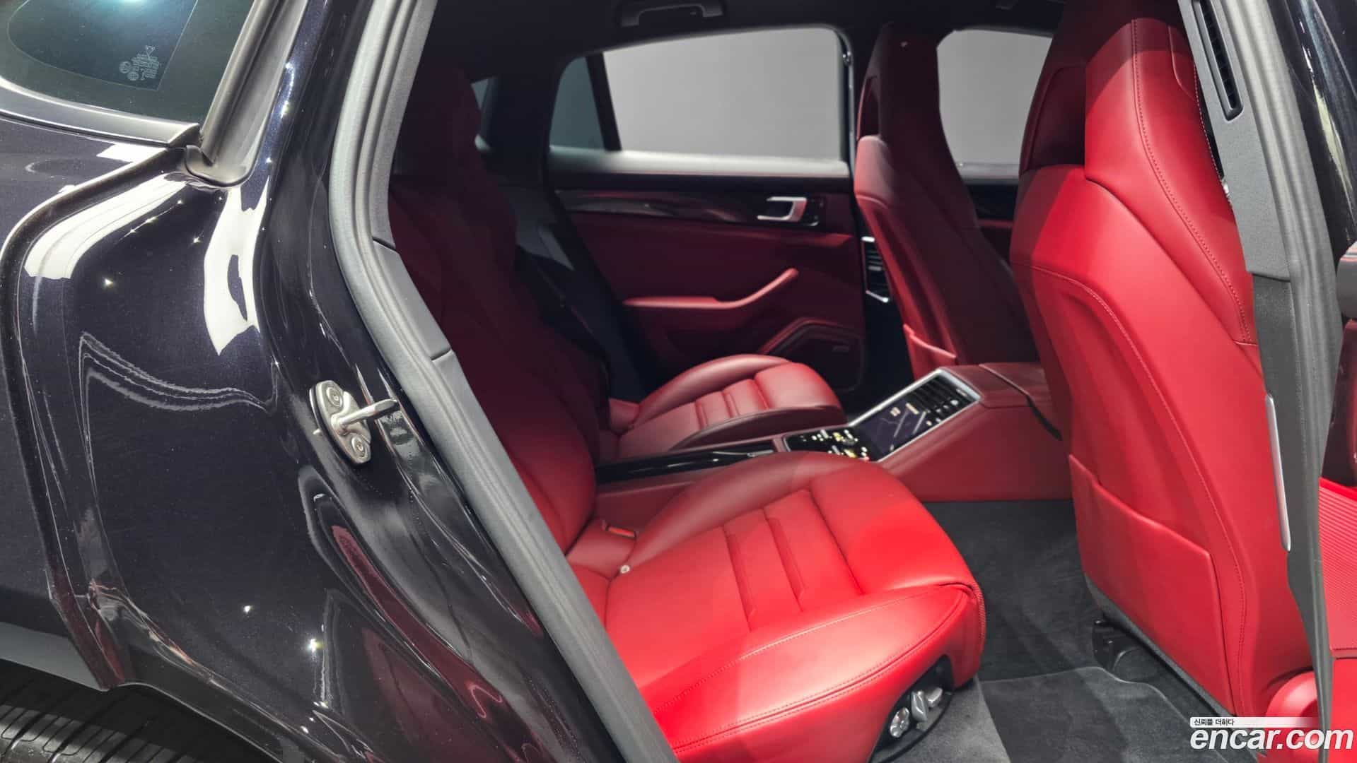 Panamera Porsche 2021.8-OPTION-016