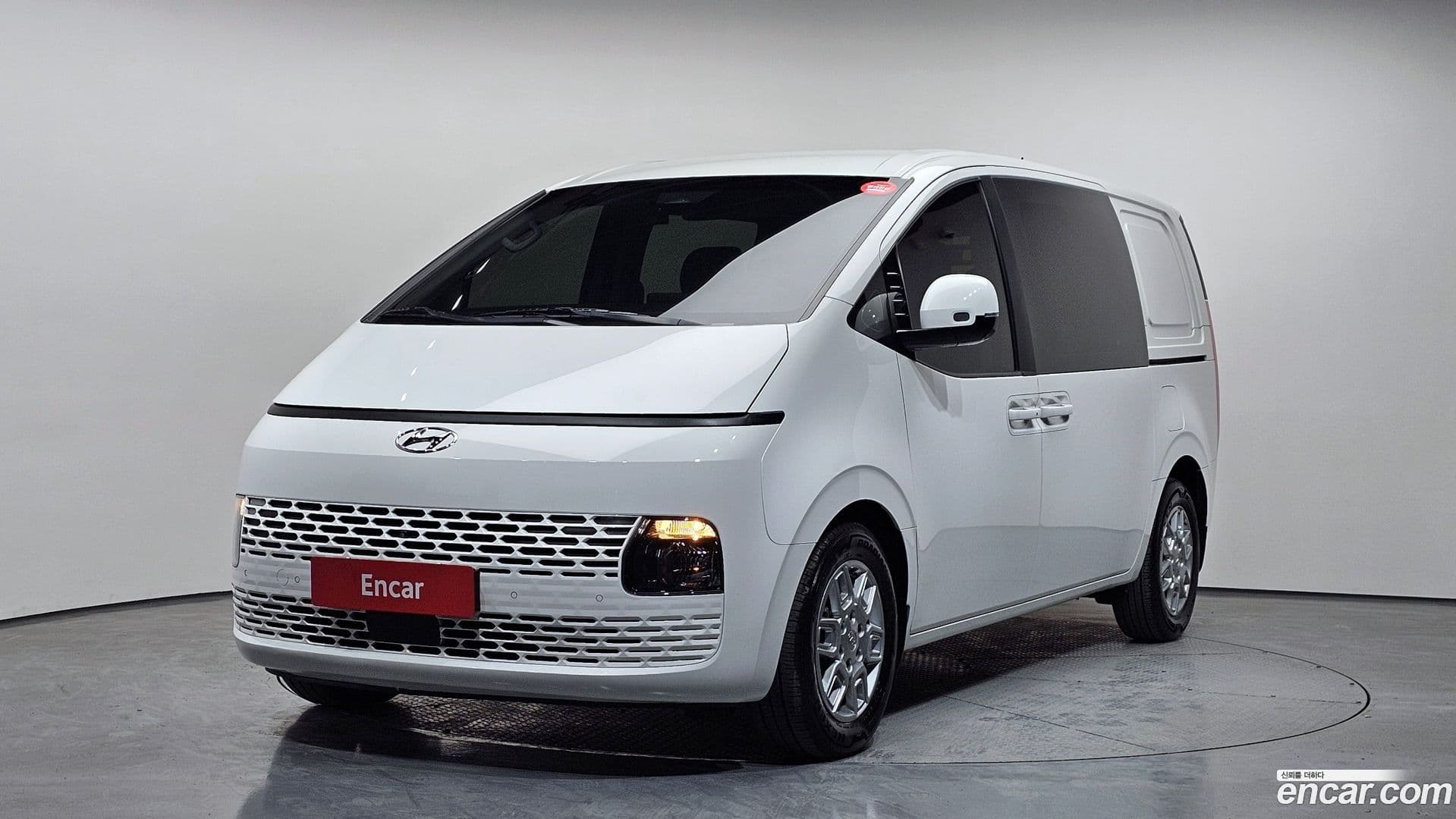 Main__Slider__Photo:Staria Hyundai 2022.0-0