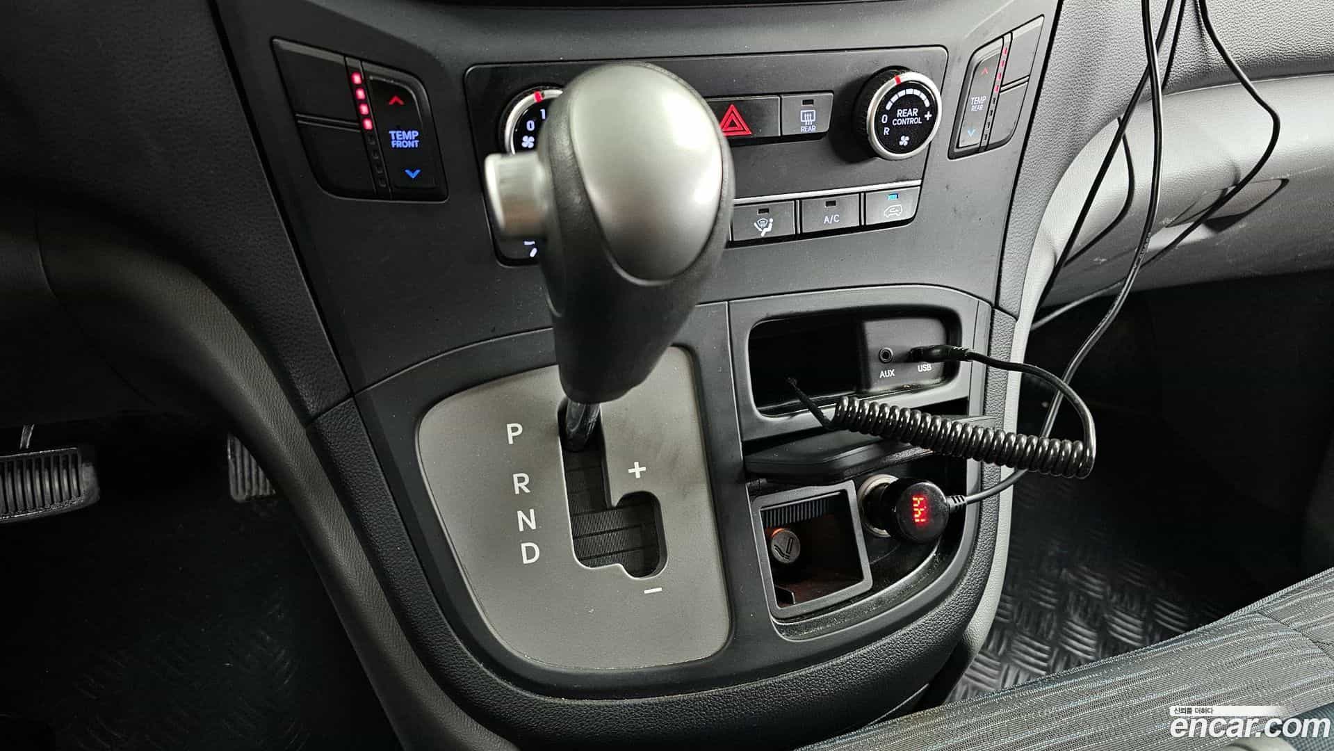 Starex Hyundai 2017.10-INNER-009