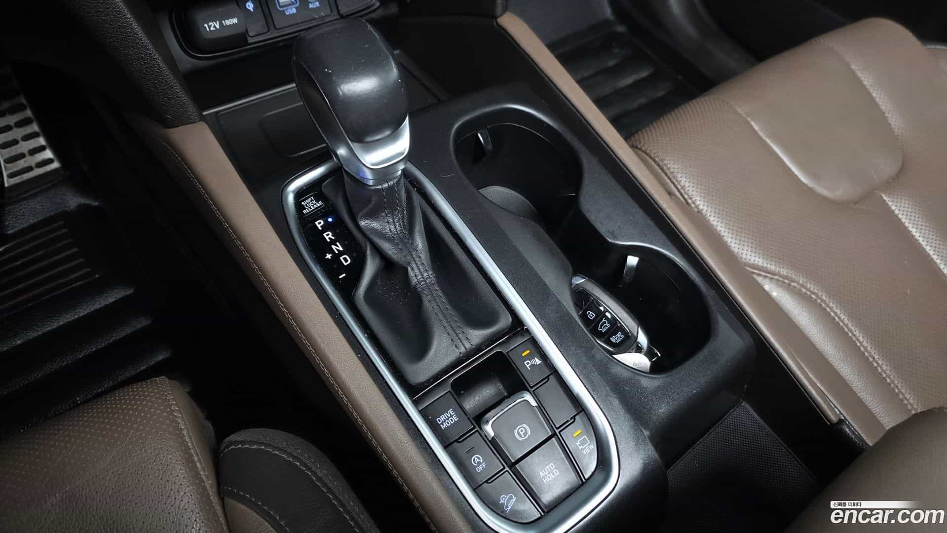 Santafe Hyundai 2018.2-INNER-009