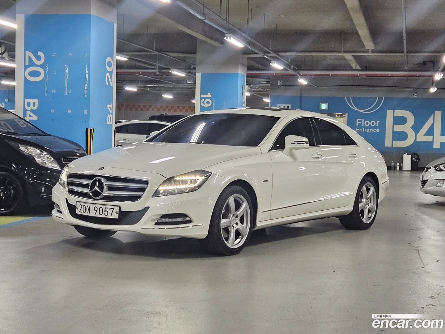 Main__Slider__Photo:CLS-Class Mercedes-Benz 2011.10-0