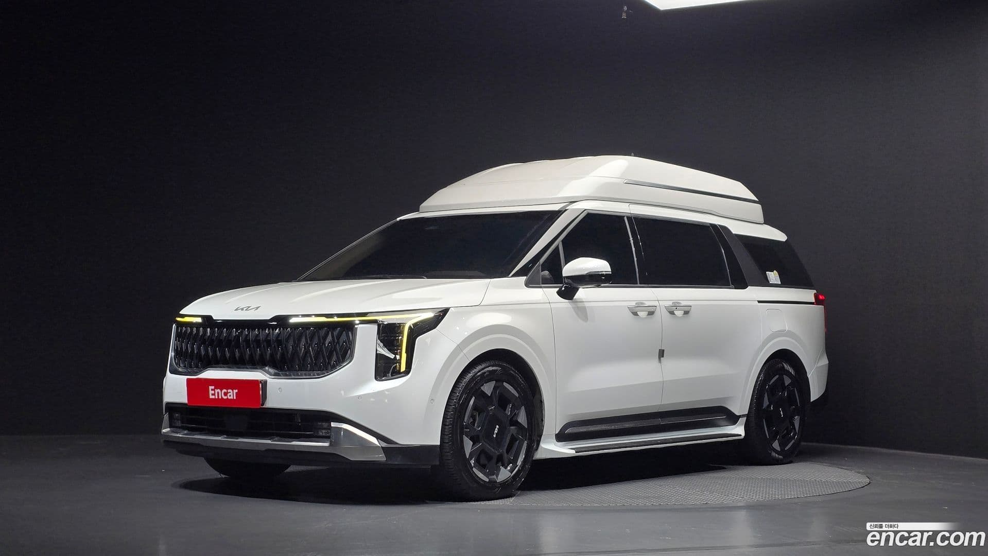 Main__Slider__Photo:Canival Kia 2024.1-0