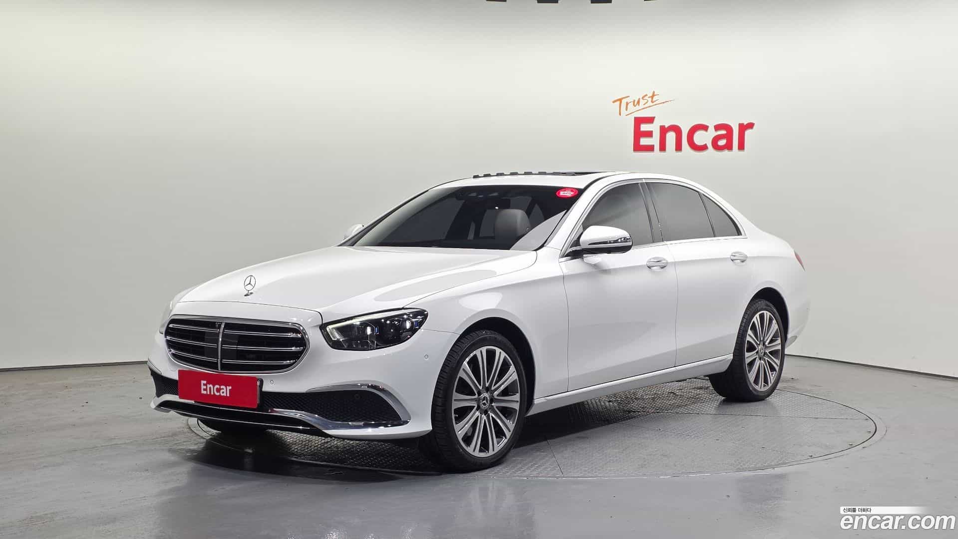 E-Class Mercedes-Benz 2022.9-OUTER-001