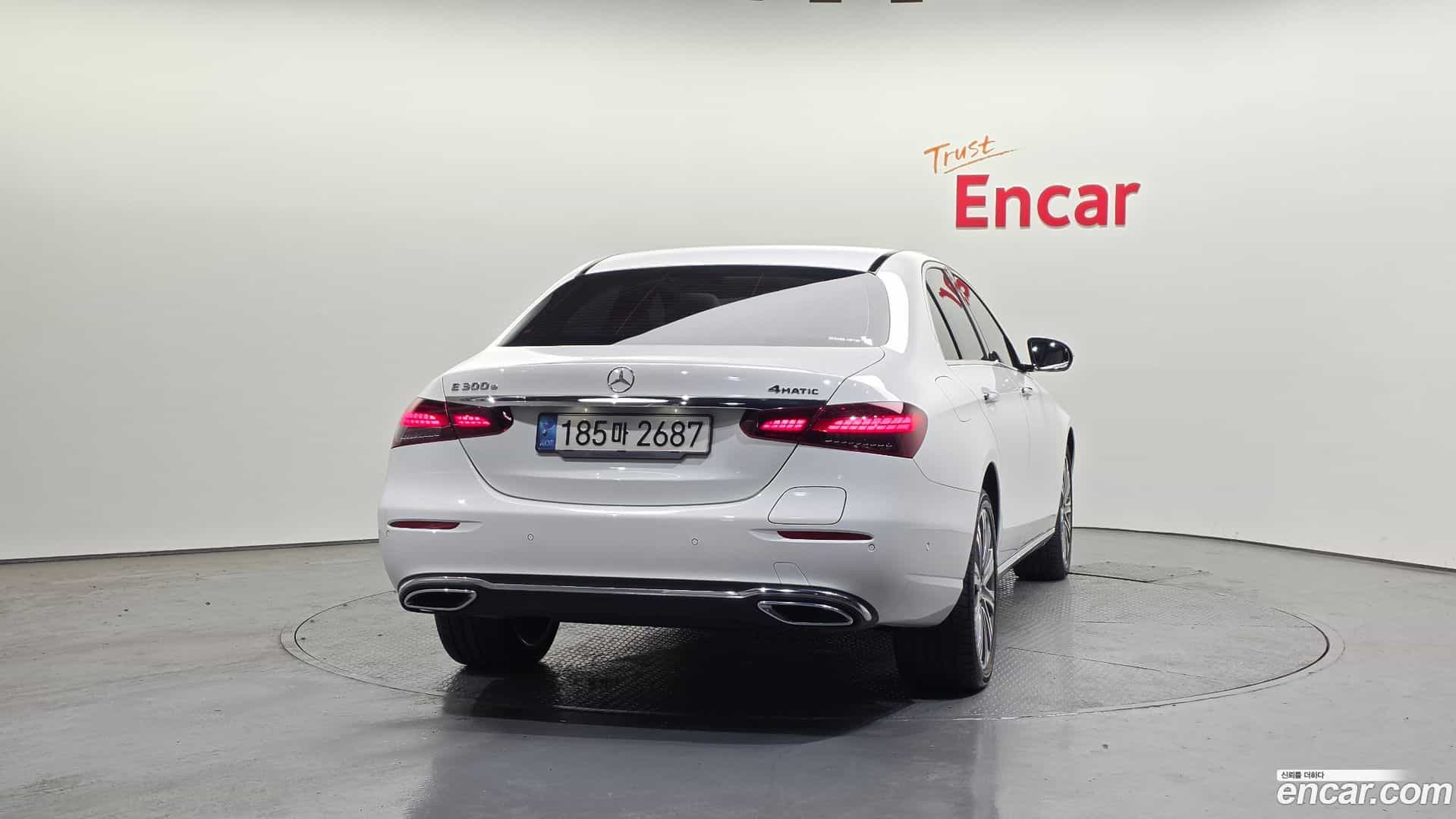 E-Class Mercedes-Benz 2022.9-OUTER-004