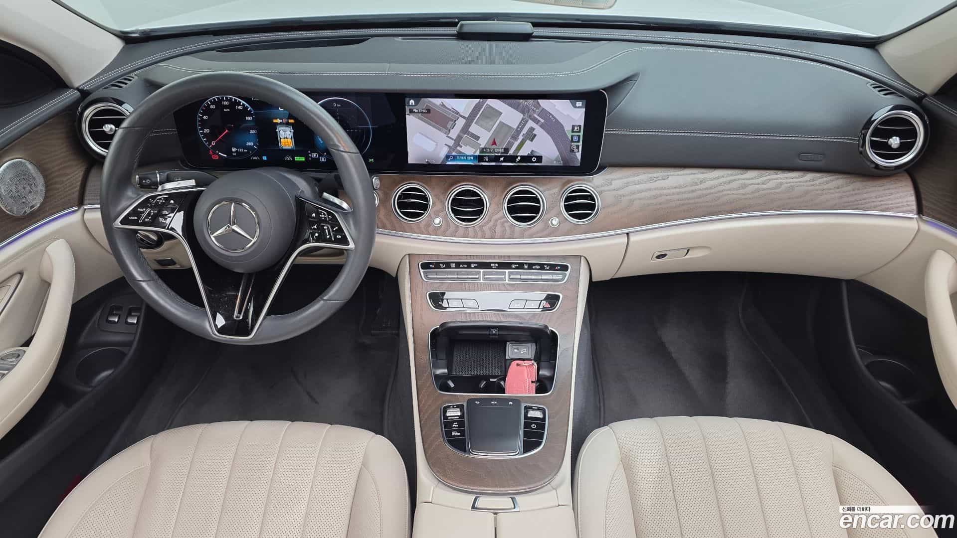 E-Class Mercedes-Benz 2022.9-INNER-007