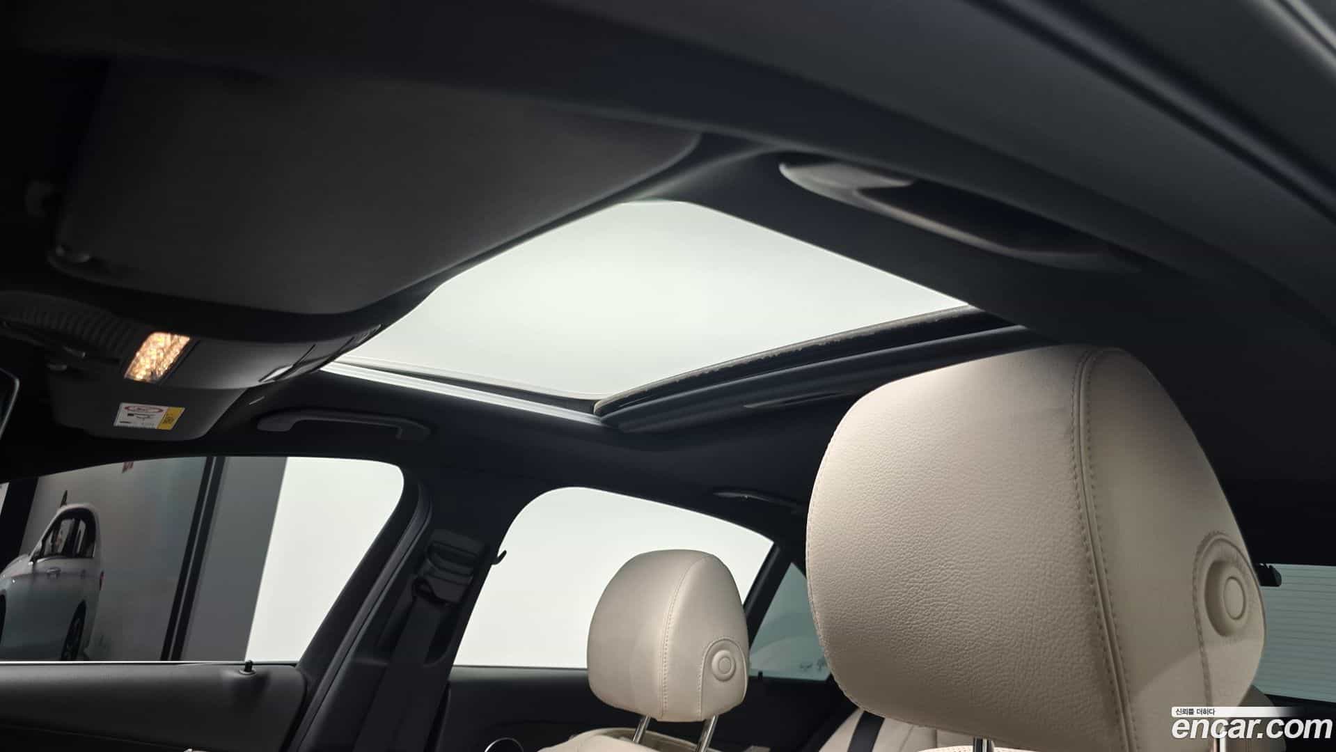 E-Class Mercedes-Benz 2022.7-OPTION-023