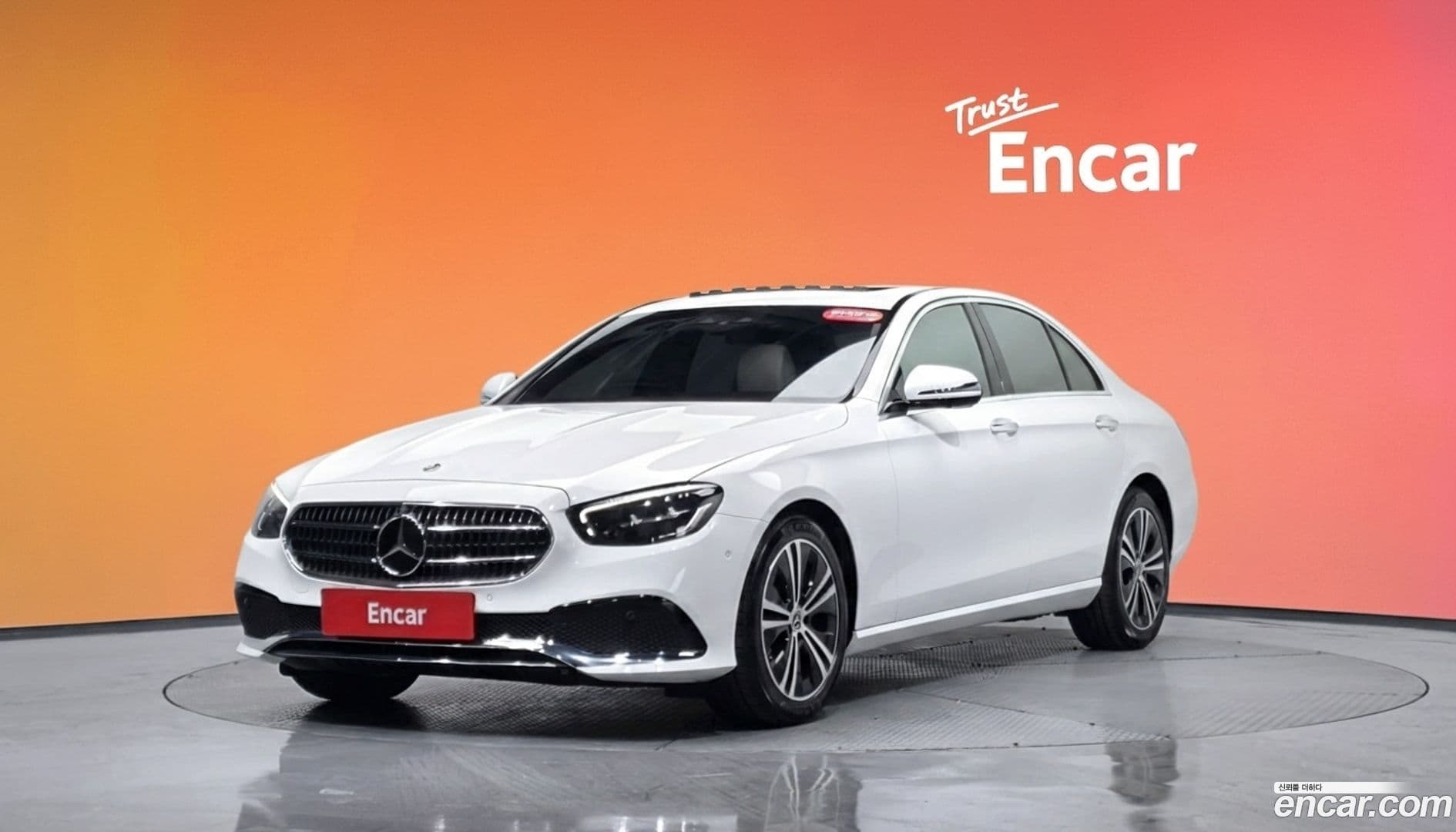 Main__Slider__Photo:E-Class Mercedes-Benz 2022.7-0