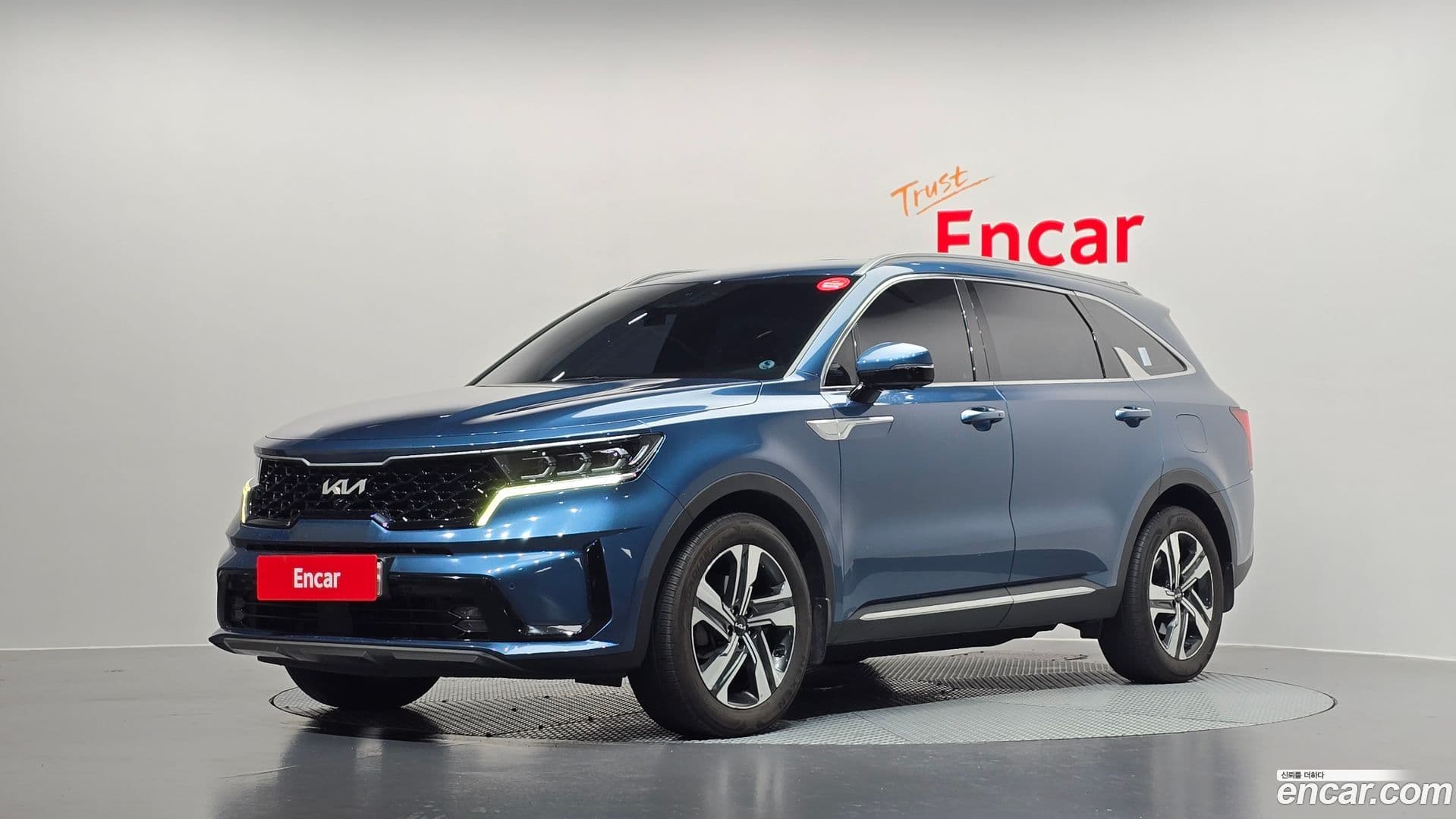 Main__Slider__Photo:Sorento Kia 2022.6-0