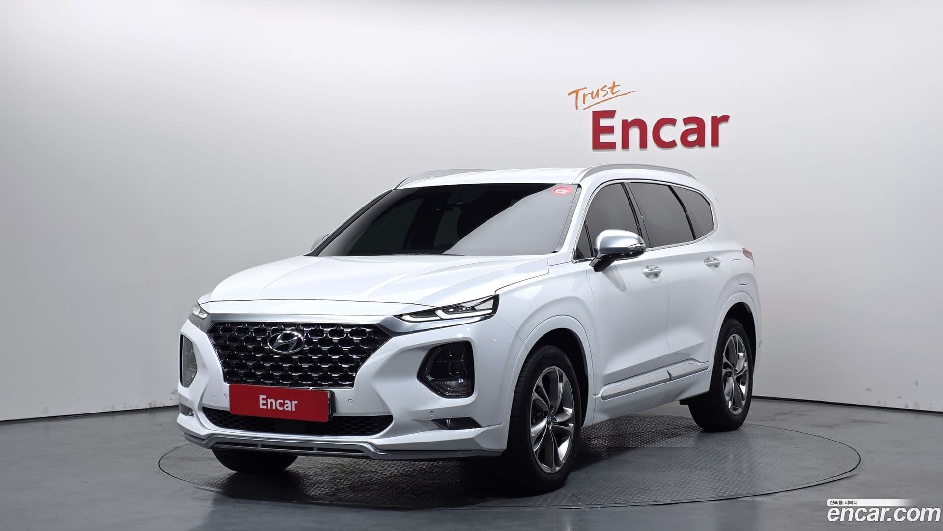 Main__Slider__Photo:Santafe Hyundai 2020.2-0