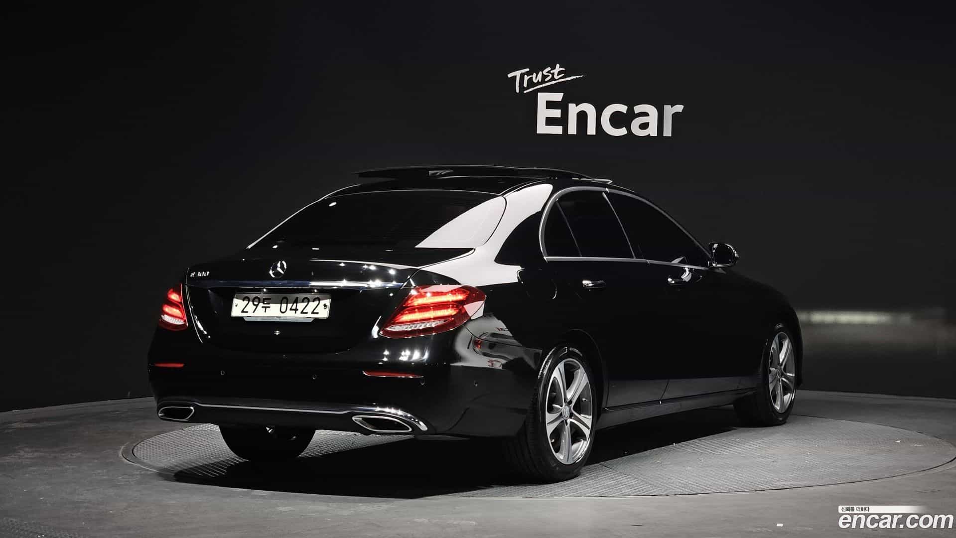 E-Class Mercedes-Benz 2016.9-OUTER-002