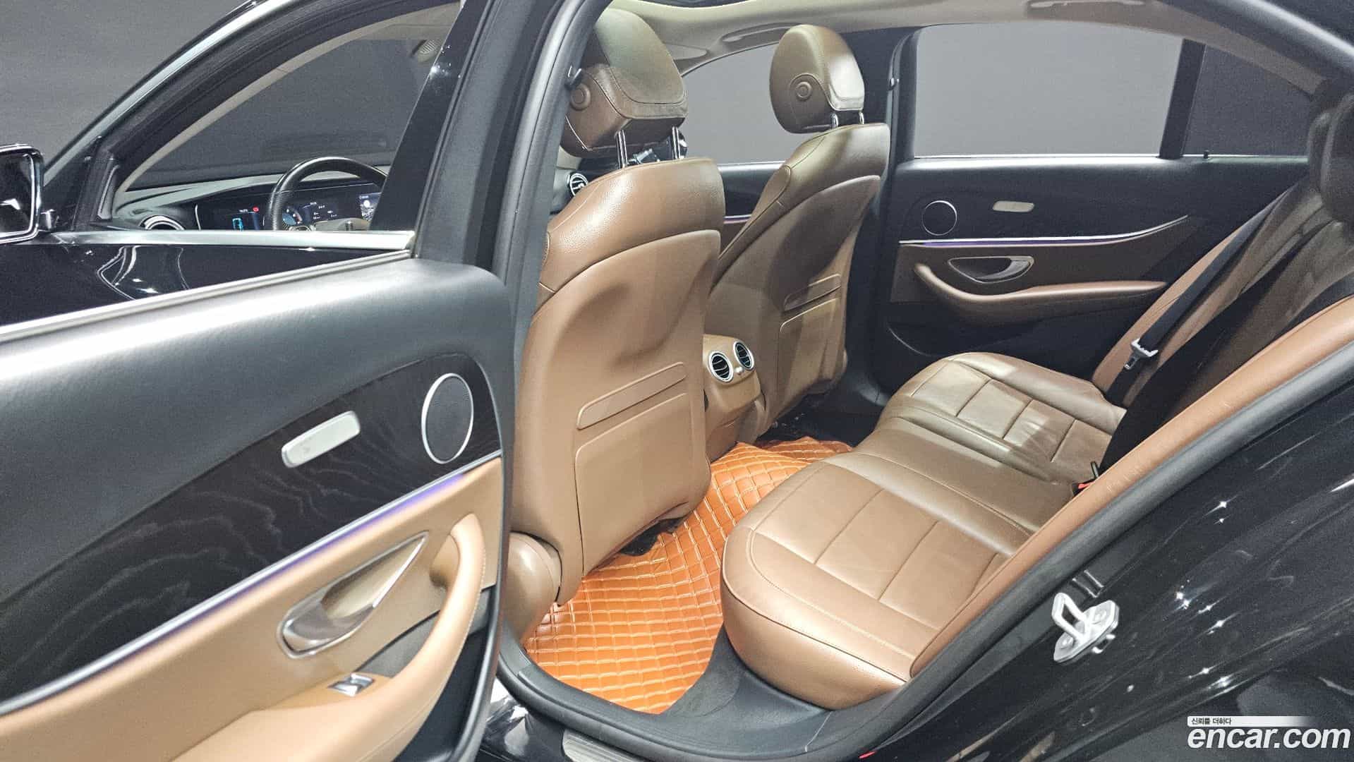 E-Class Mercedes-Benz 2016.9-OPTION-016