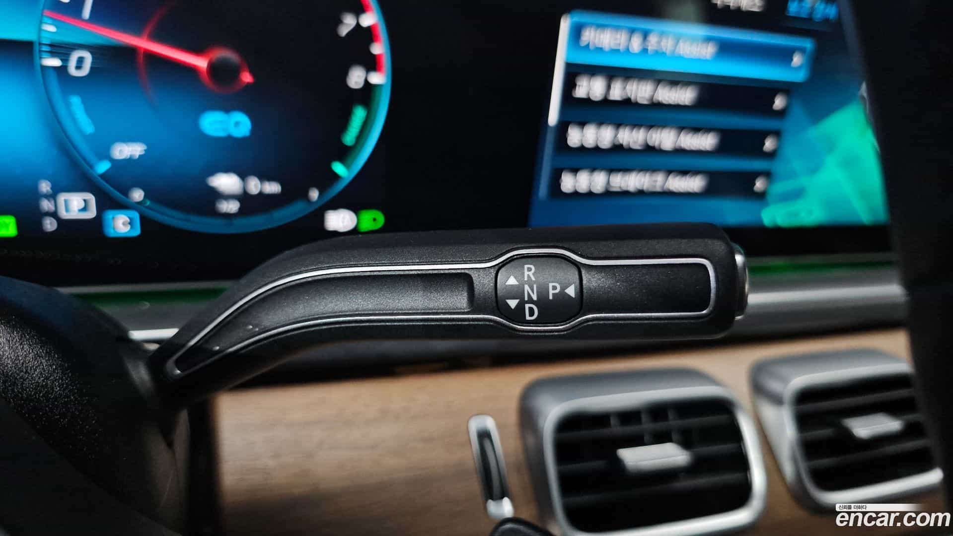 GLE-Class Mercedes-Benz 2021.9-INNER-009