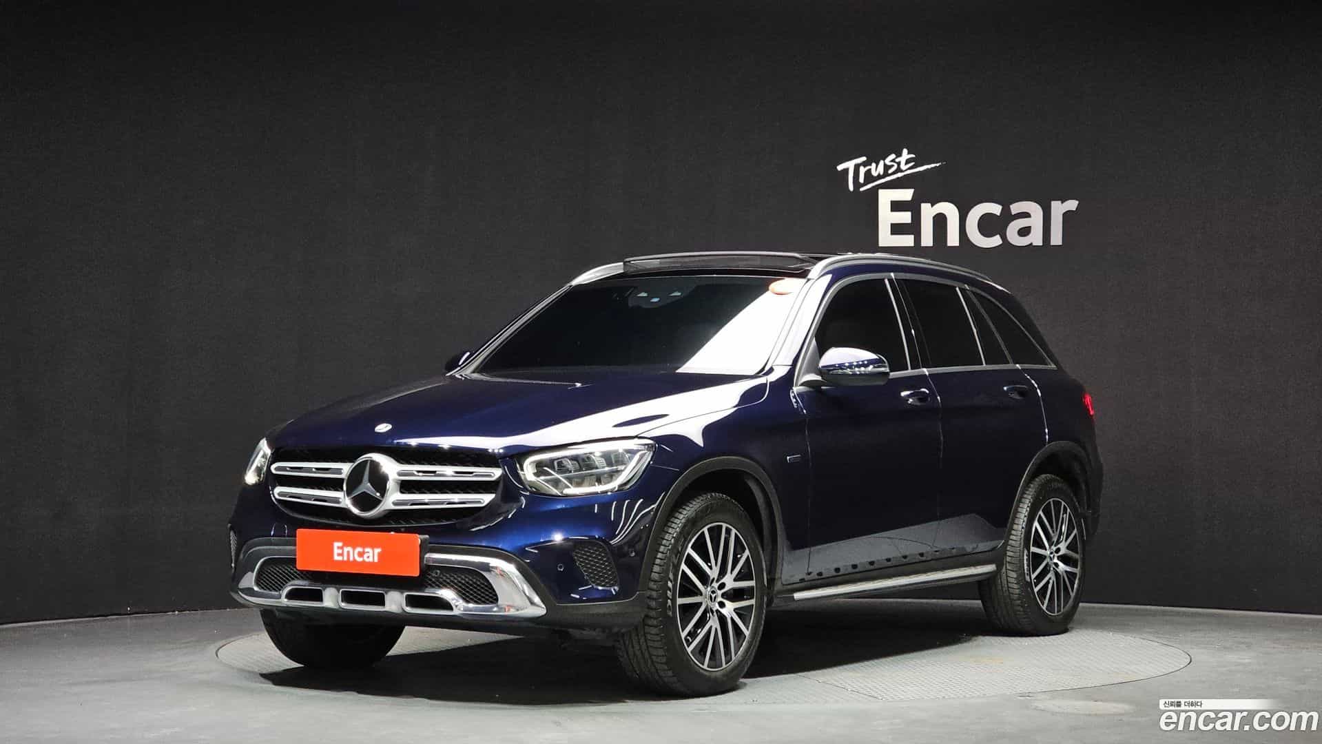 GLC-Class Mercedes-Benz 2021.8-OUTER-001