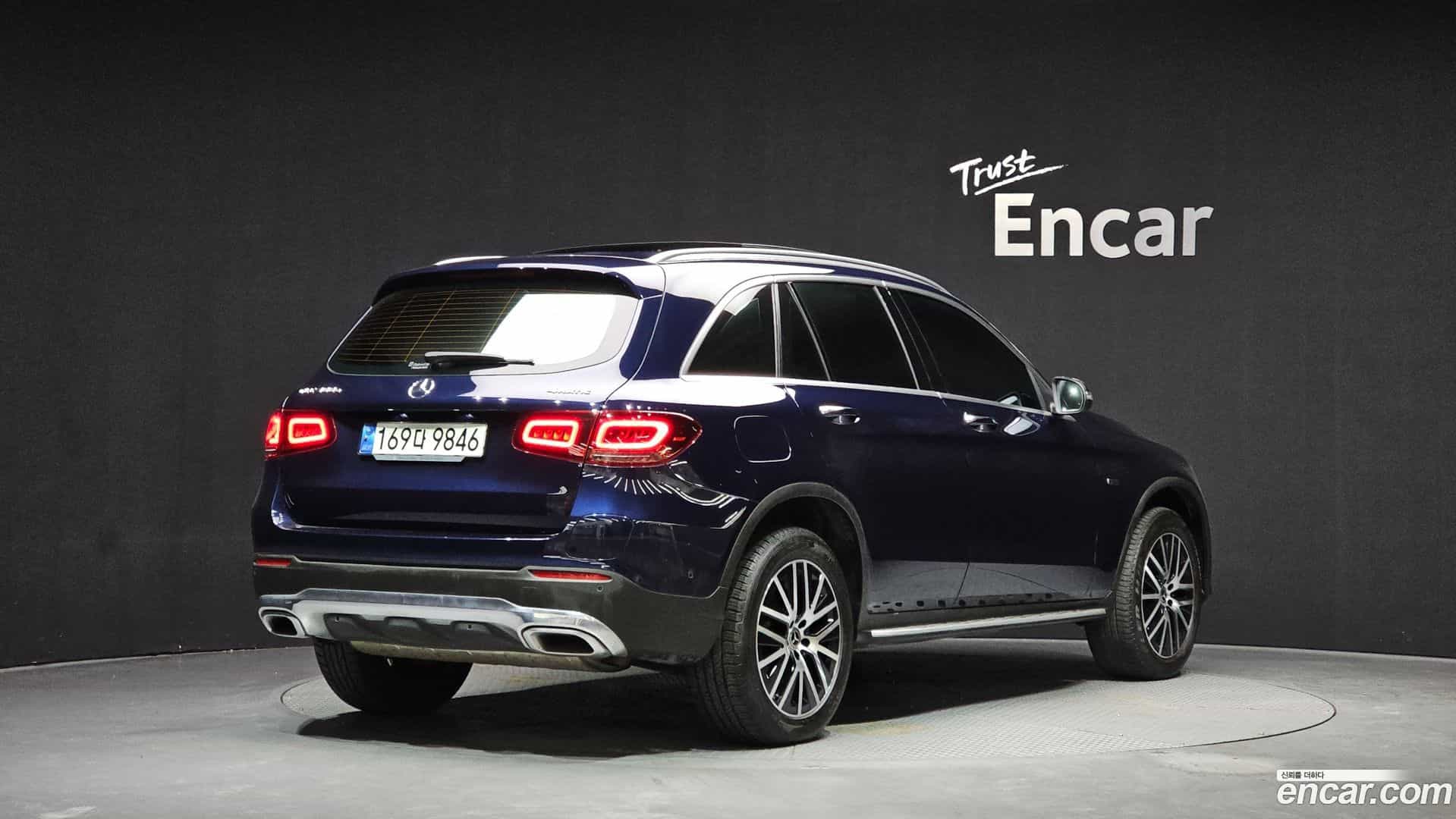 GLC-Class Mercedes-Benz 2021.8-OUTER-002