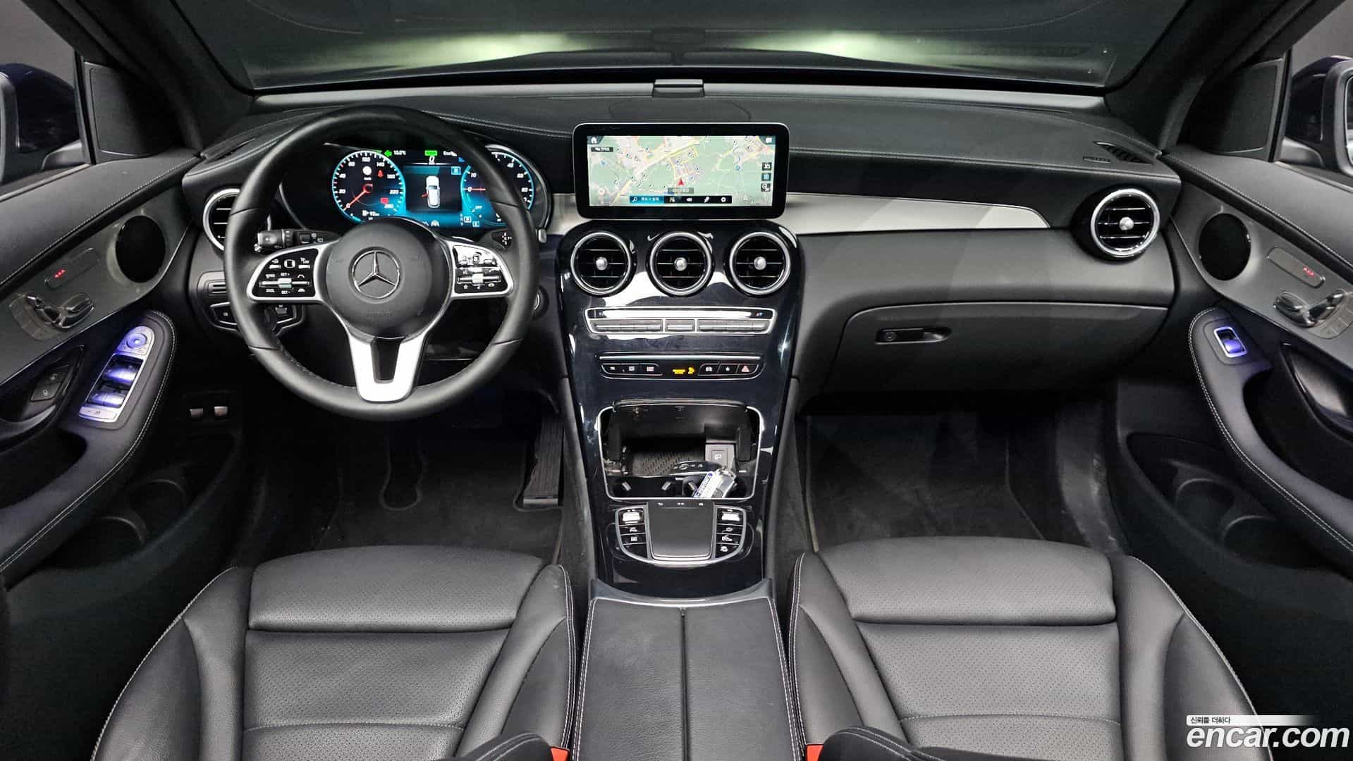GLC-Class Mercedes-Benz 2021.8-INNER-007