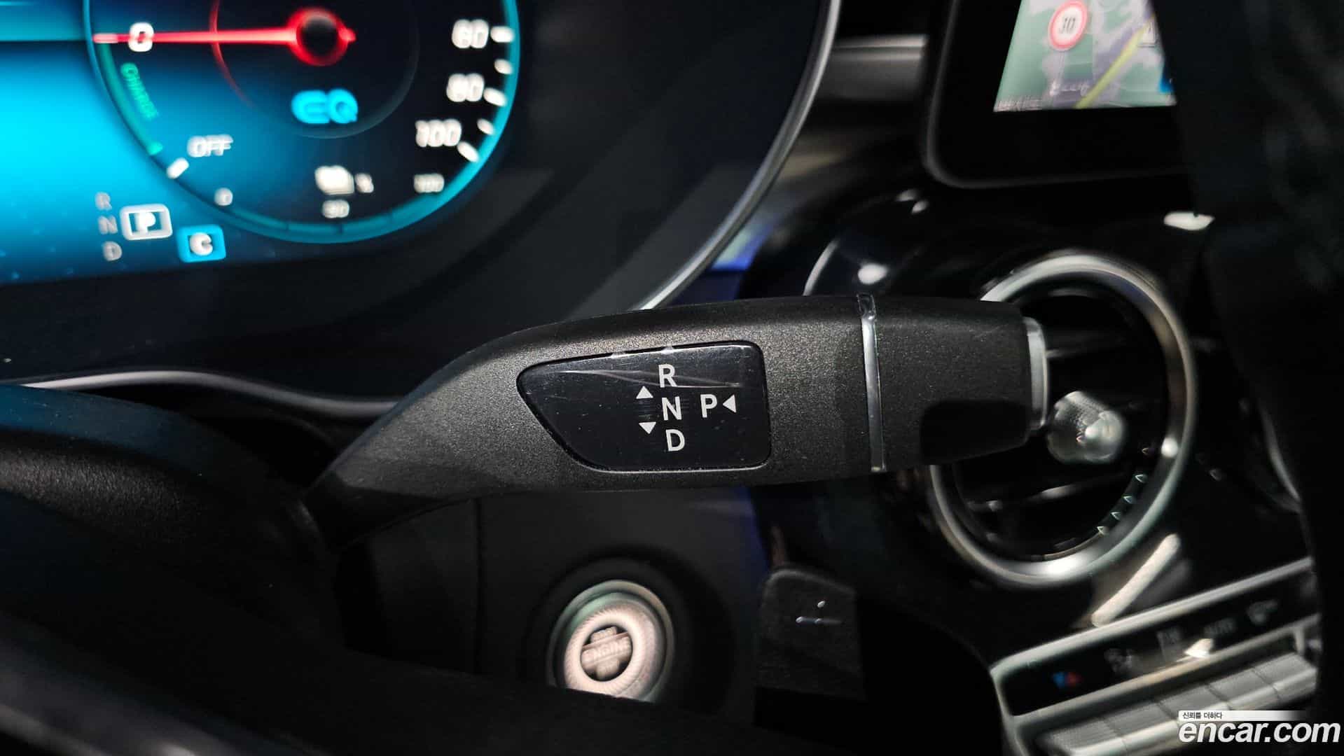 GLC-Class Mercedes-Benz 2021.8-INNER-009