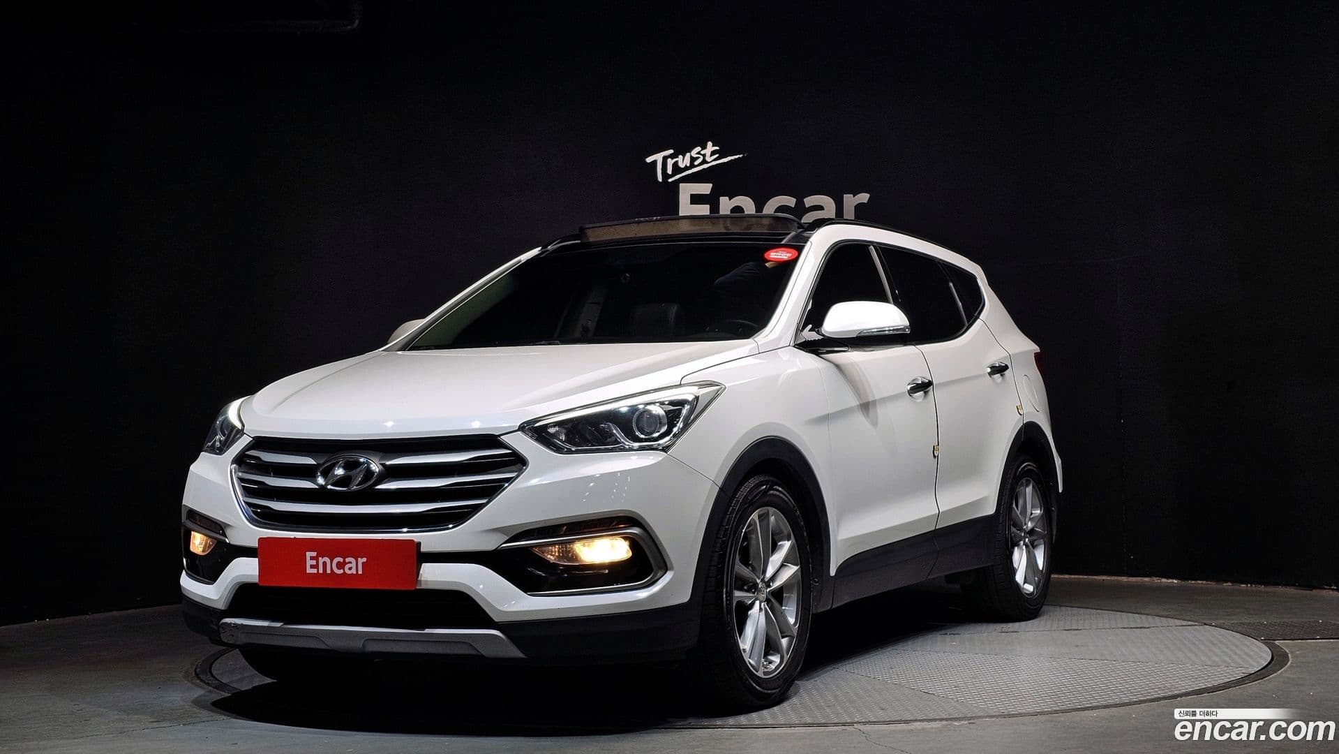 Main__Slider__Photo:Santafe Hyundai 2015.11-0
