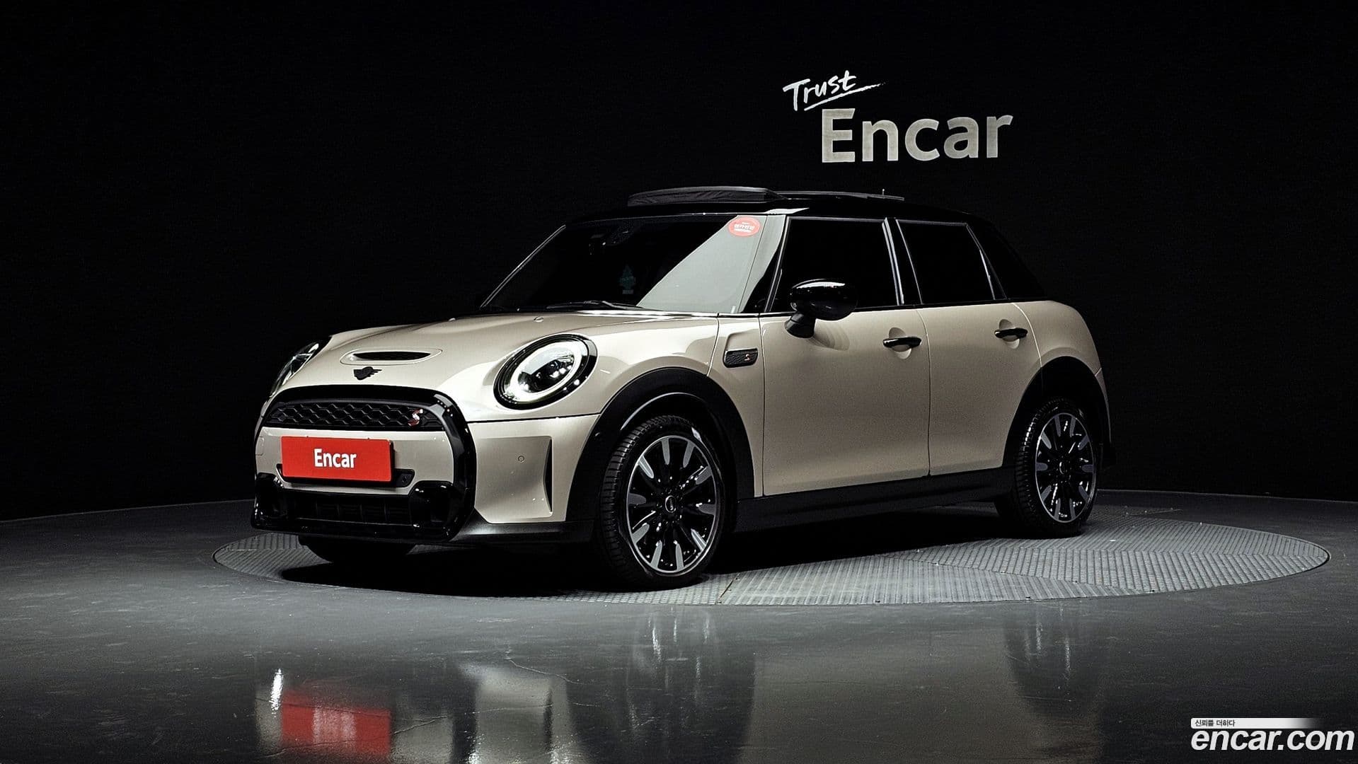 Main__Slider__Photo:Cooper Mini 2021.11-0