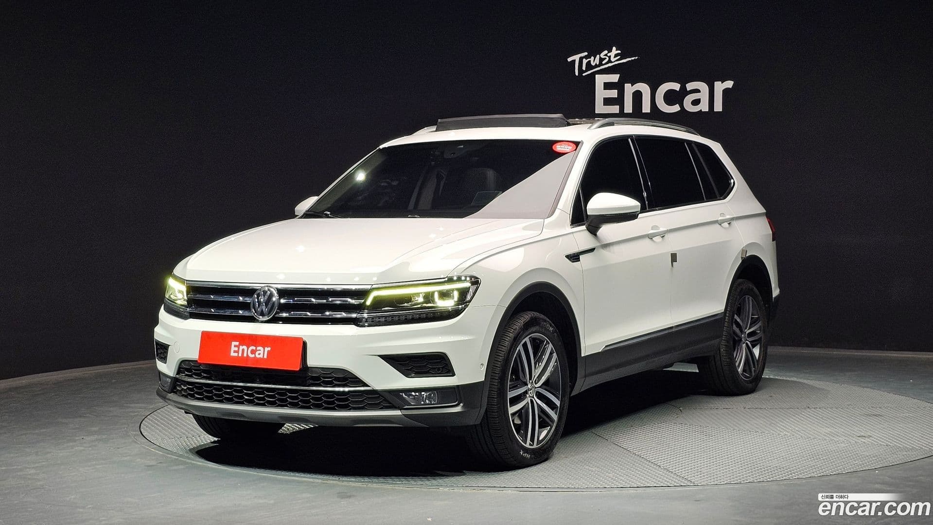 Main__Slider__Photo:Tiguan Volkswagen 2020.11-0