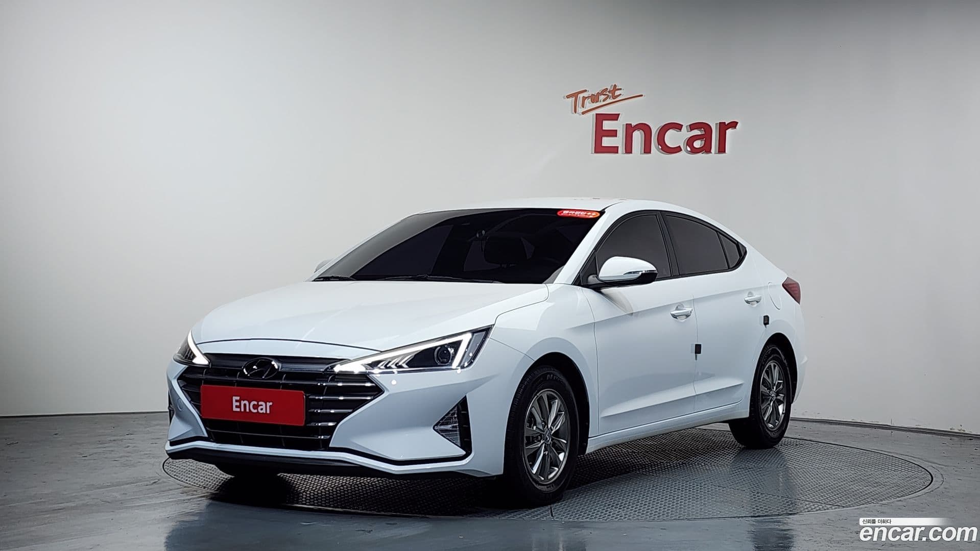Main__Slider__Photo:AVANTE Hyundai 2019.6-0